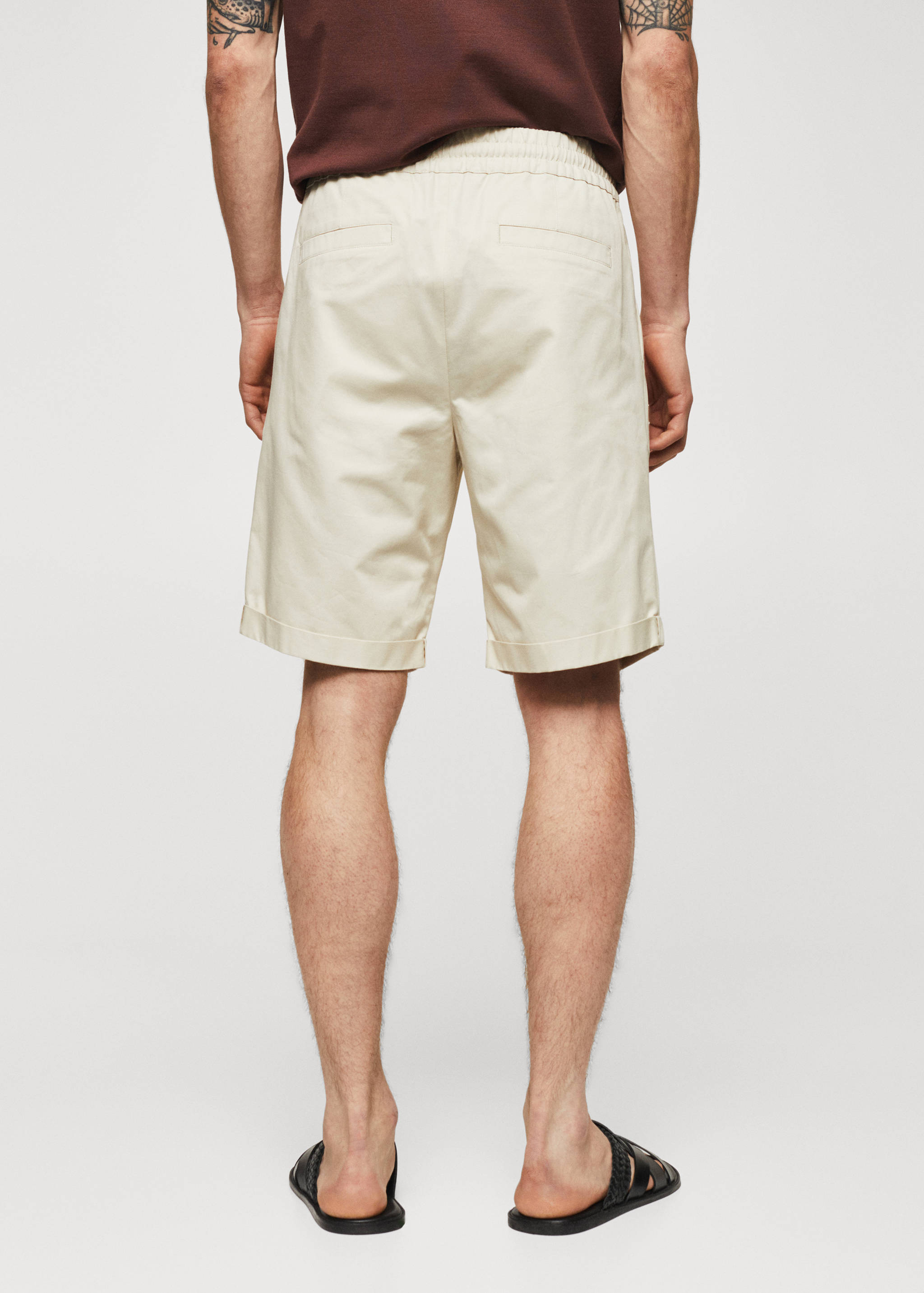 Cotton pleated Bermuda shorts - Reverse of the article