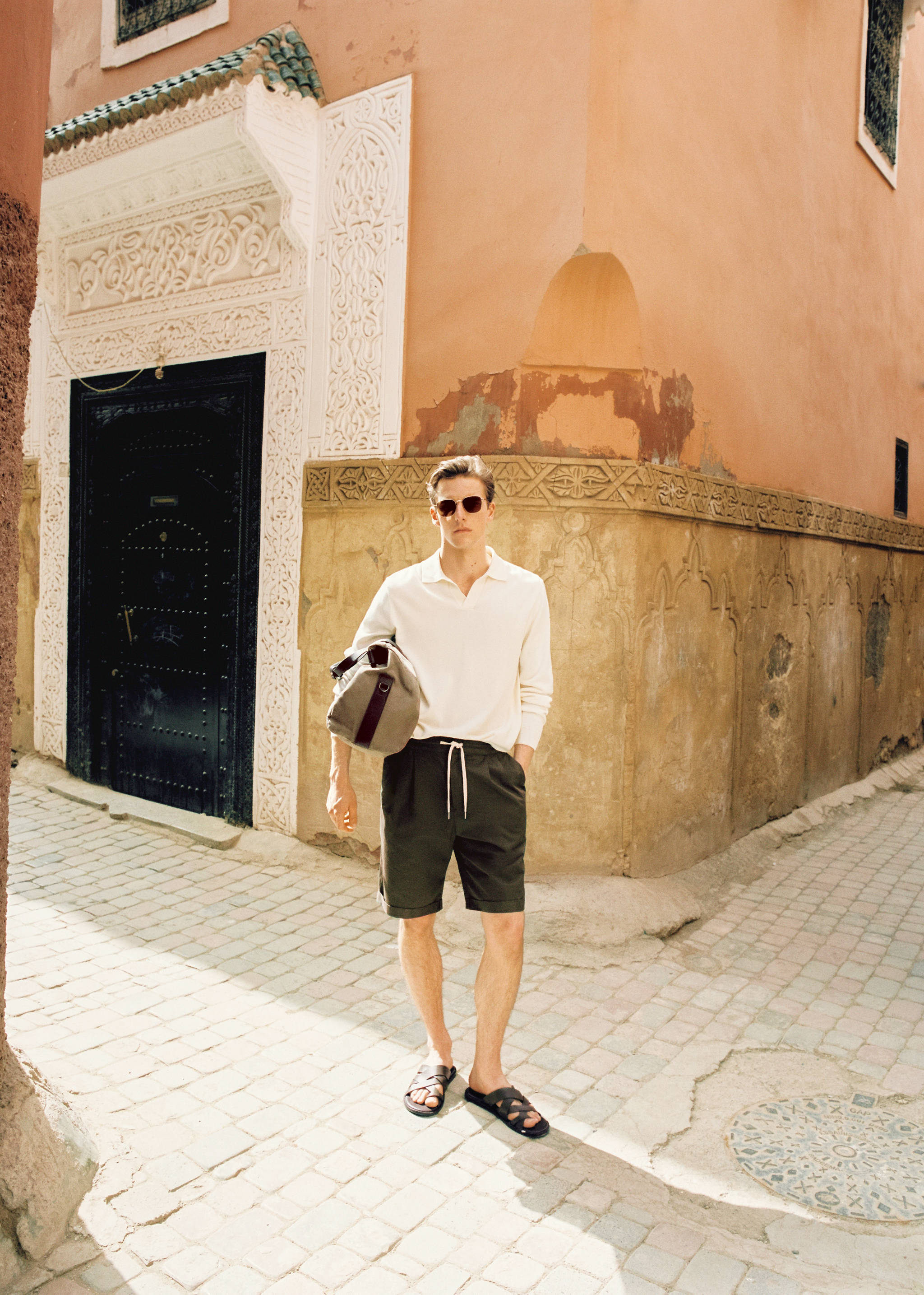 Cotton pleated Bermuda shorts - Details of the article 5