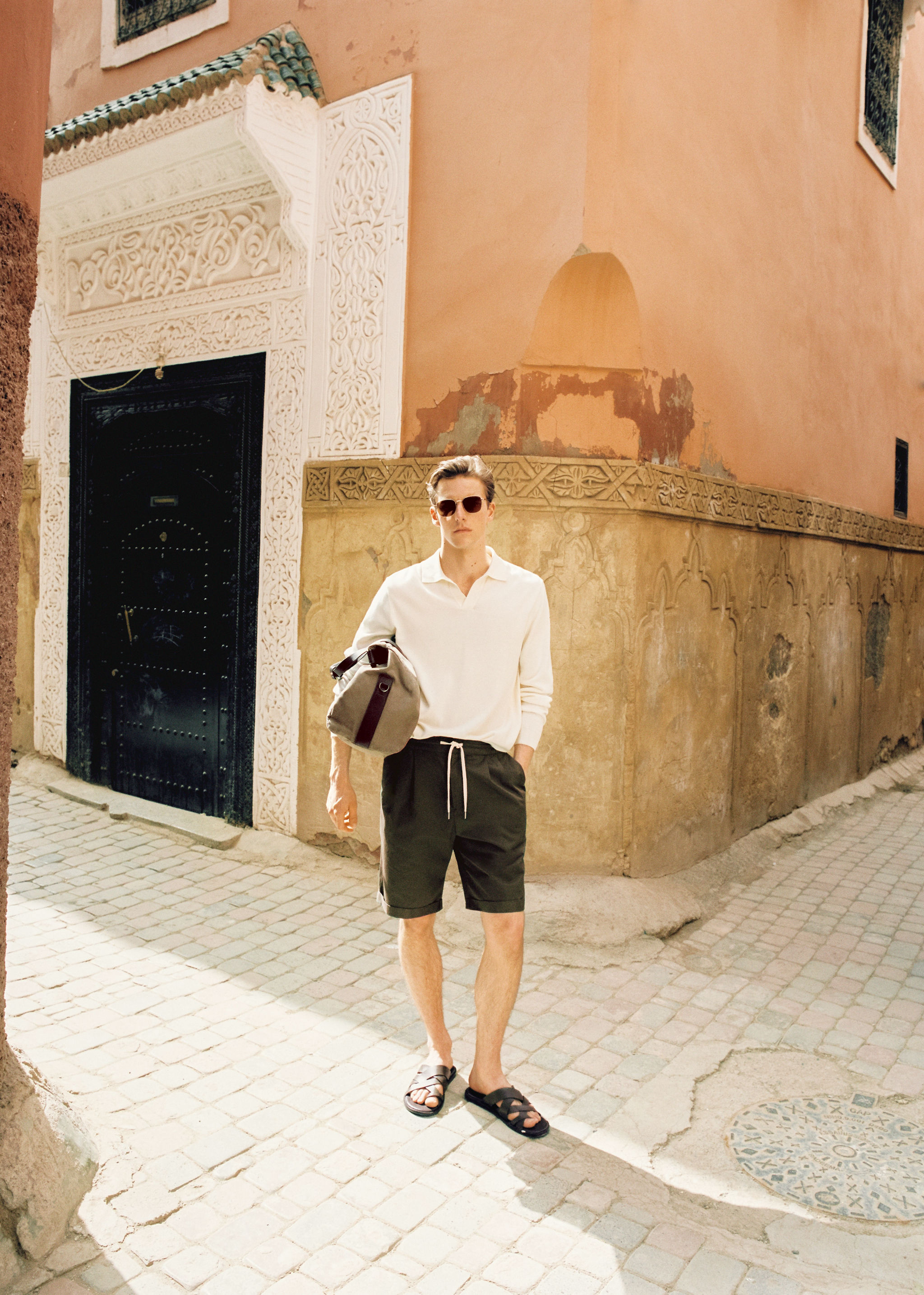 Cotton pleated Bermuda shorts - Details of the article 5
