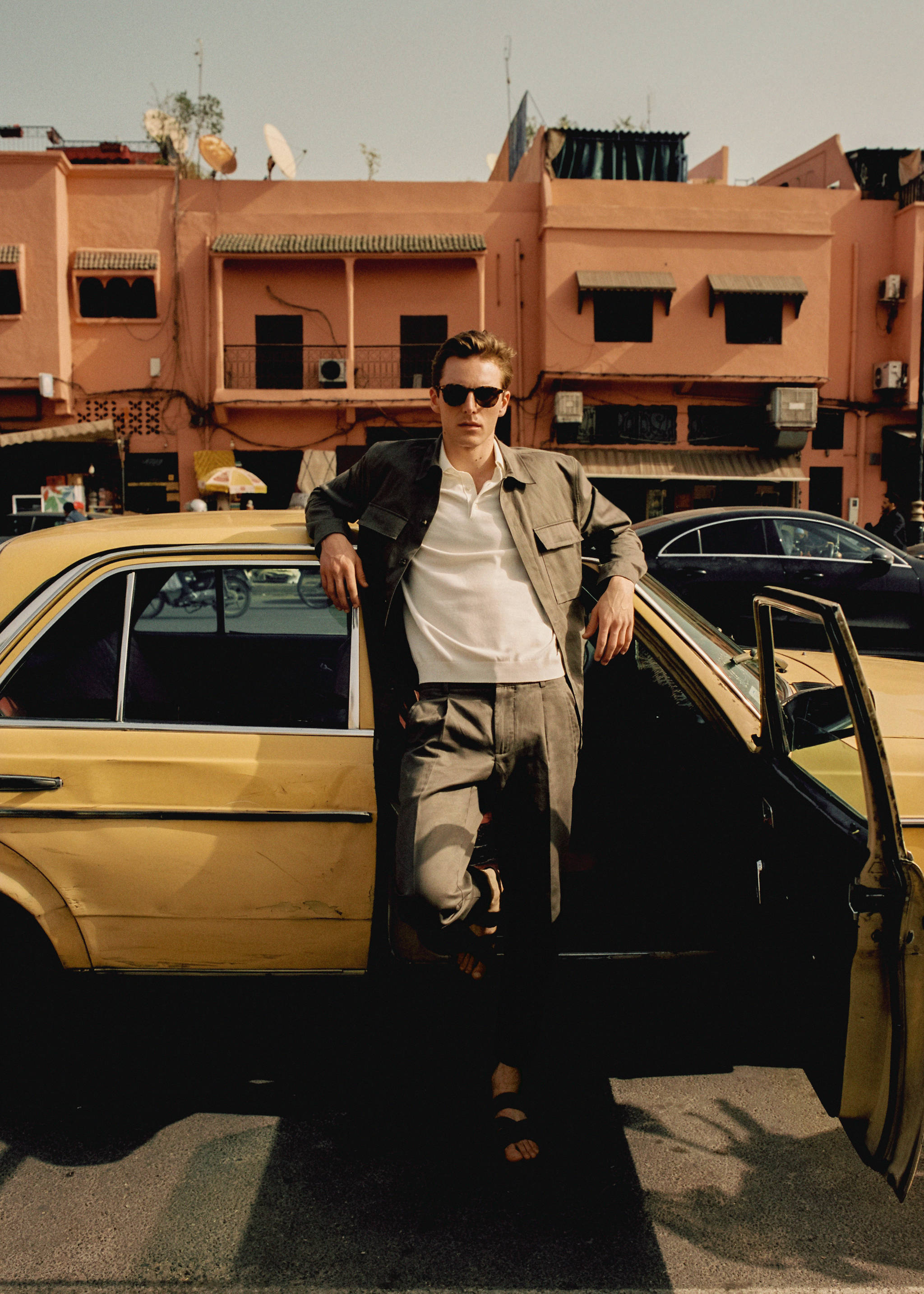 Cotton linen suit trousers with pleats - Details of the article 5