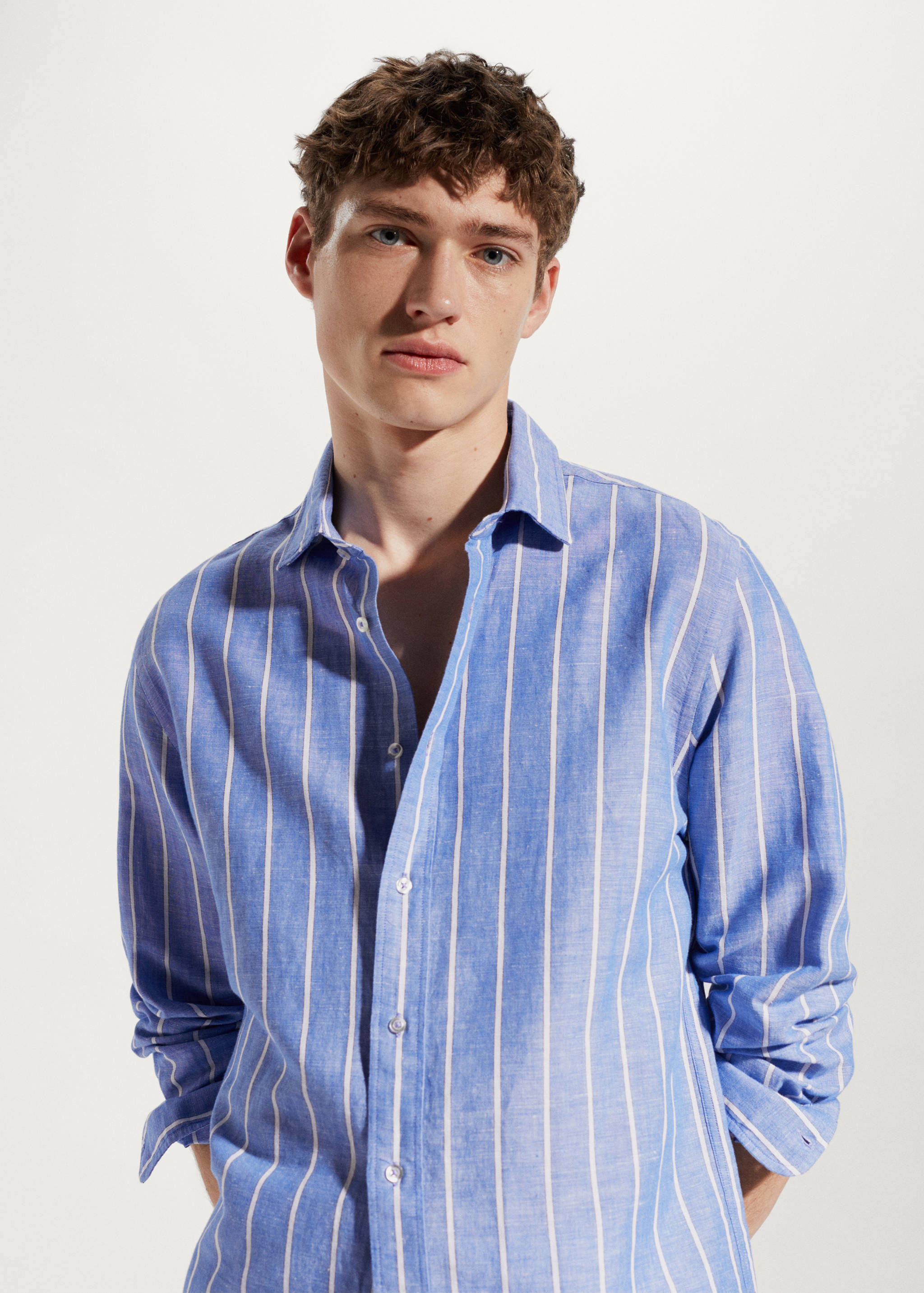 Regular-fit striped linen shirt - Details of the article 1