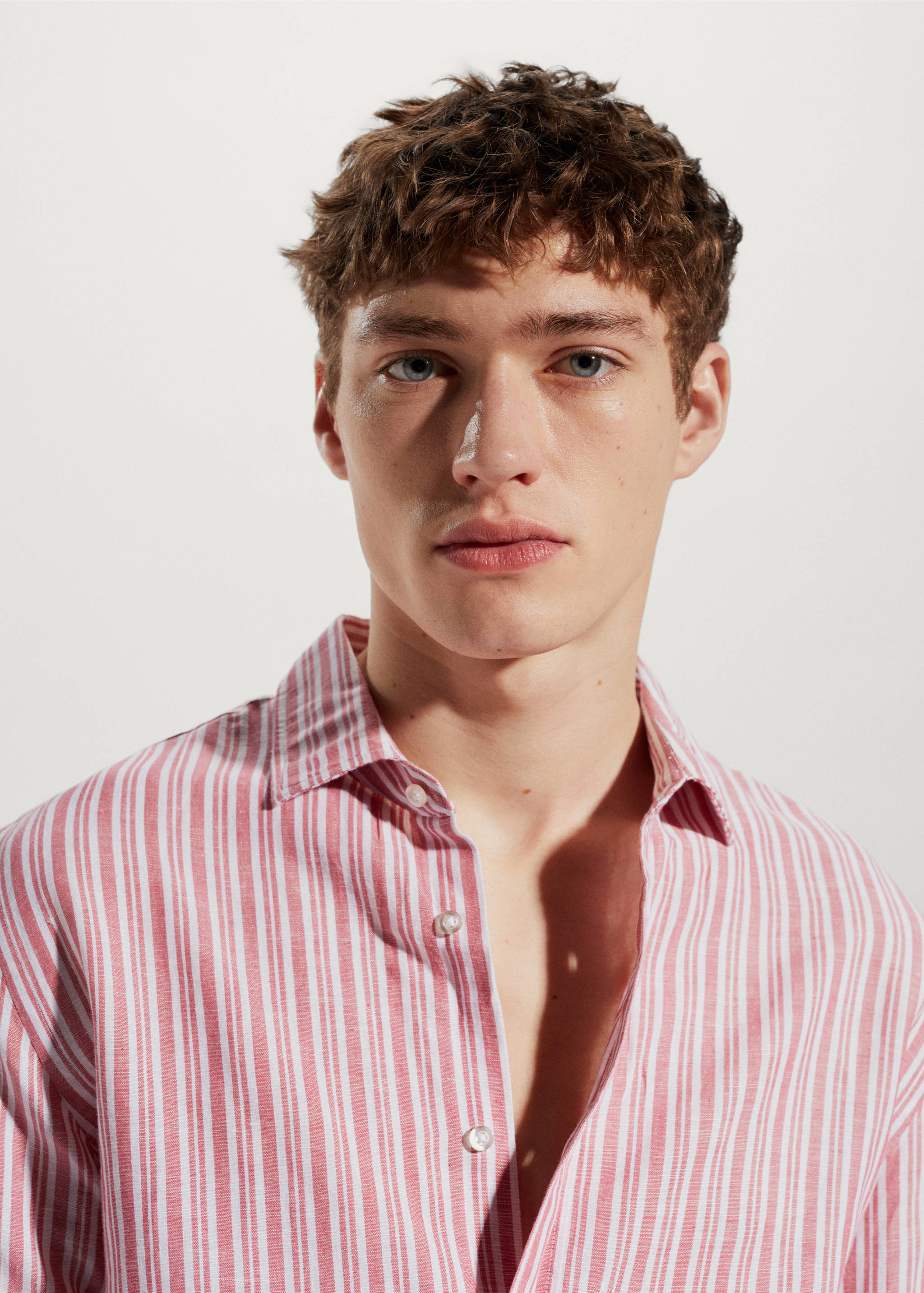 Regular-fit striped linen shirt - Details of the article 1