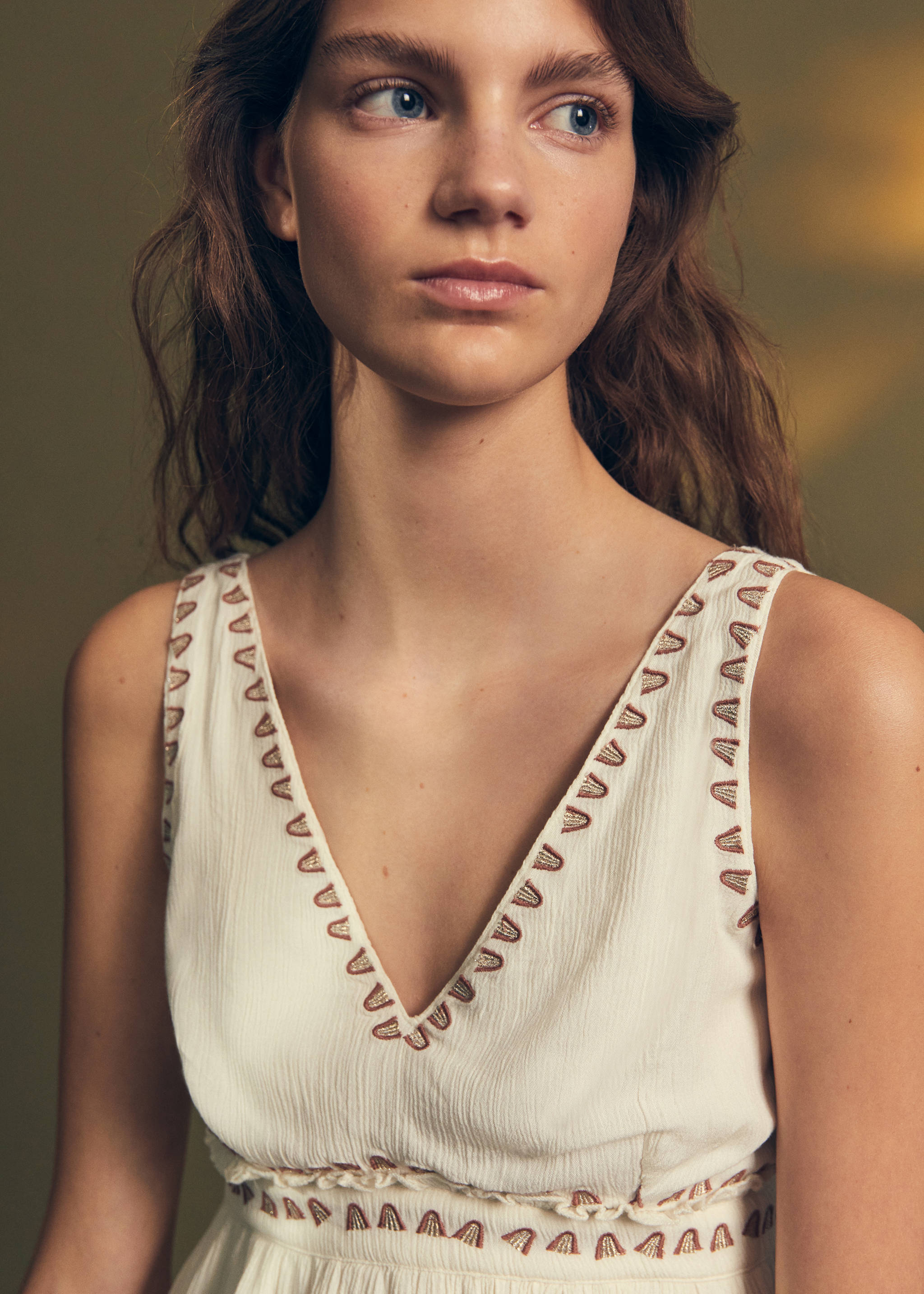 Bluse mit dekorativer Stickerei - Detail des Artikels 5