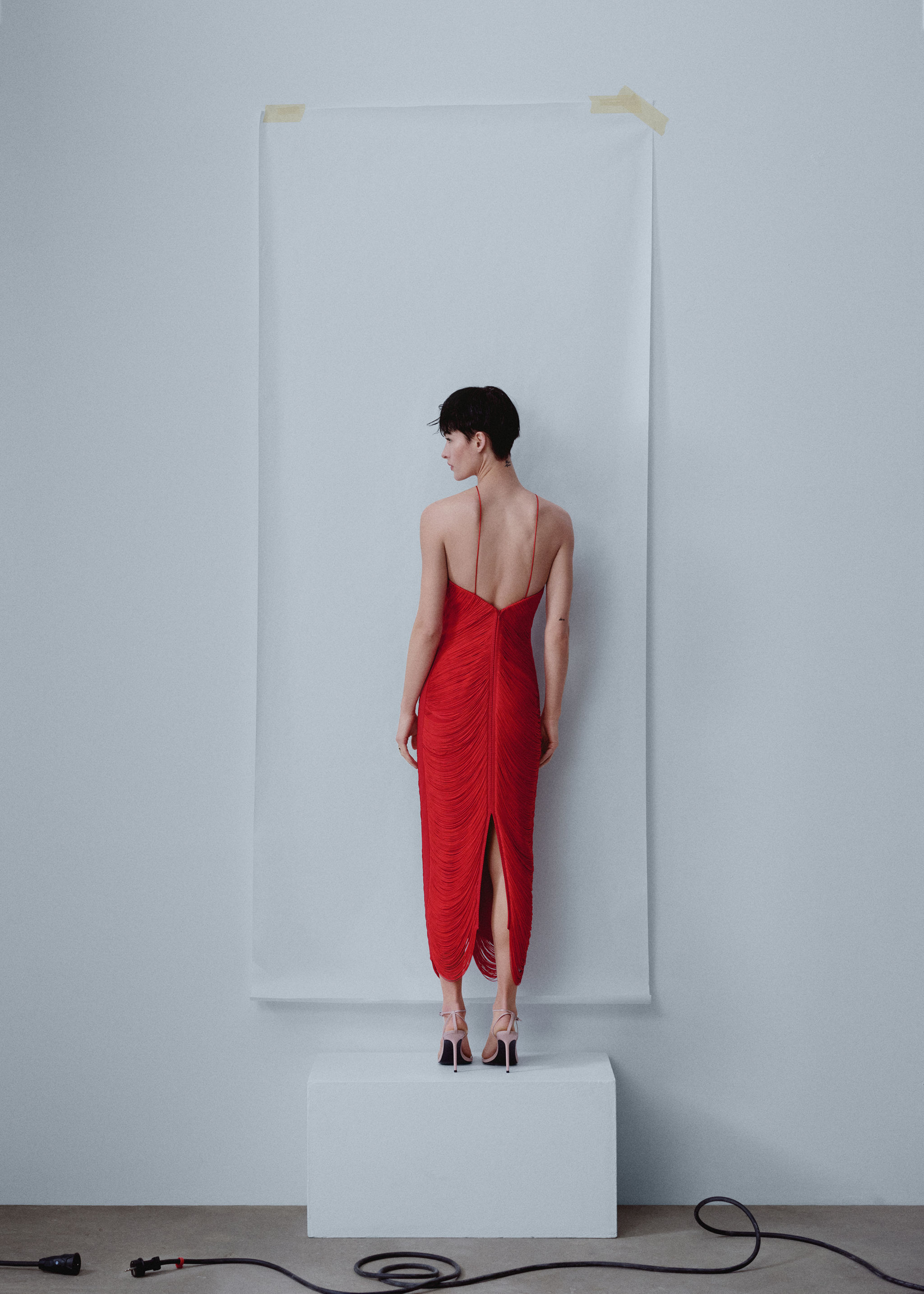 Vestido midi diseño flecos - Reverso del artículo