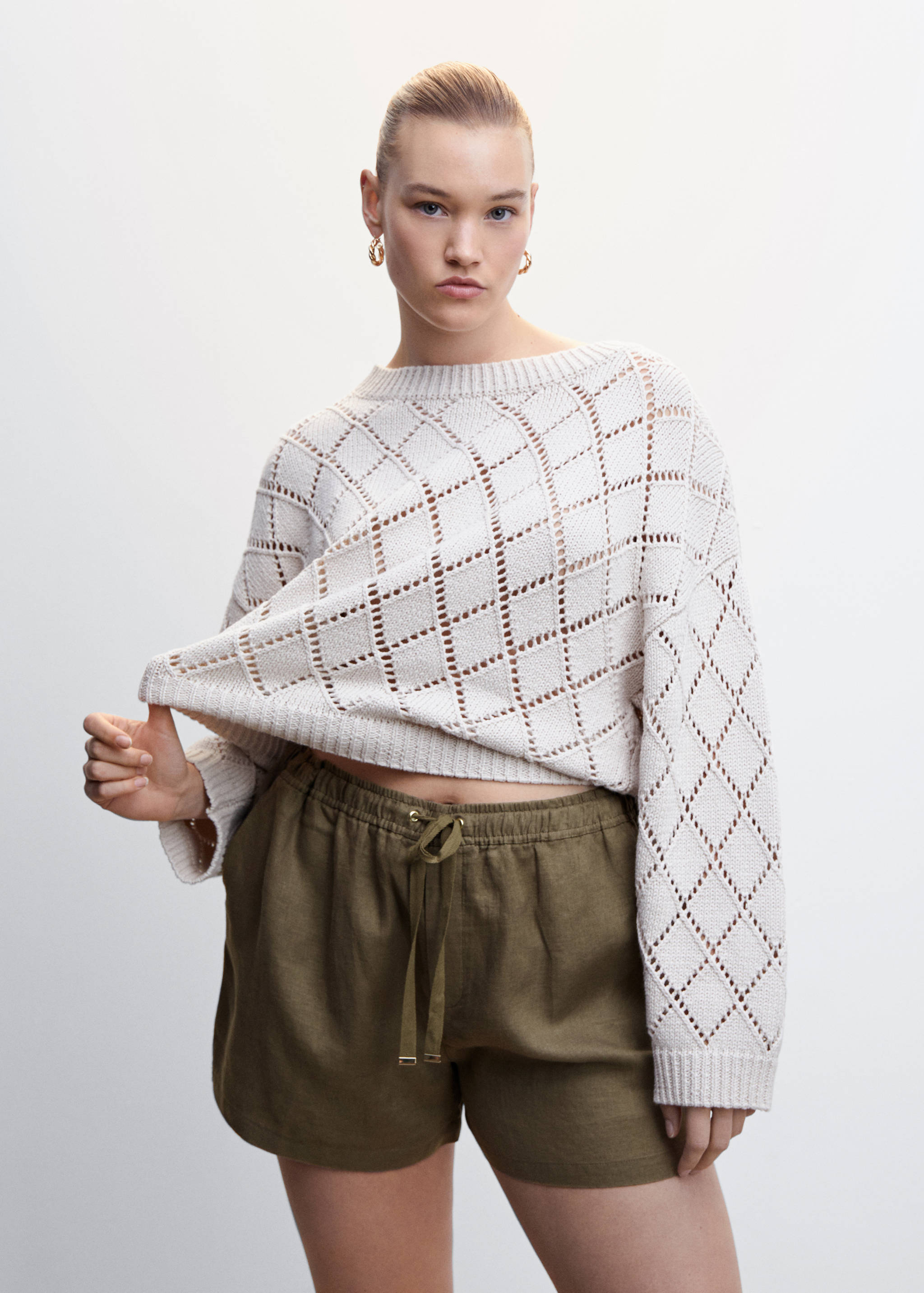 Linen shorts with drawstring - Details of the article 5