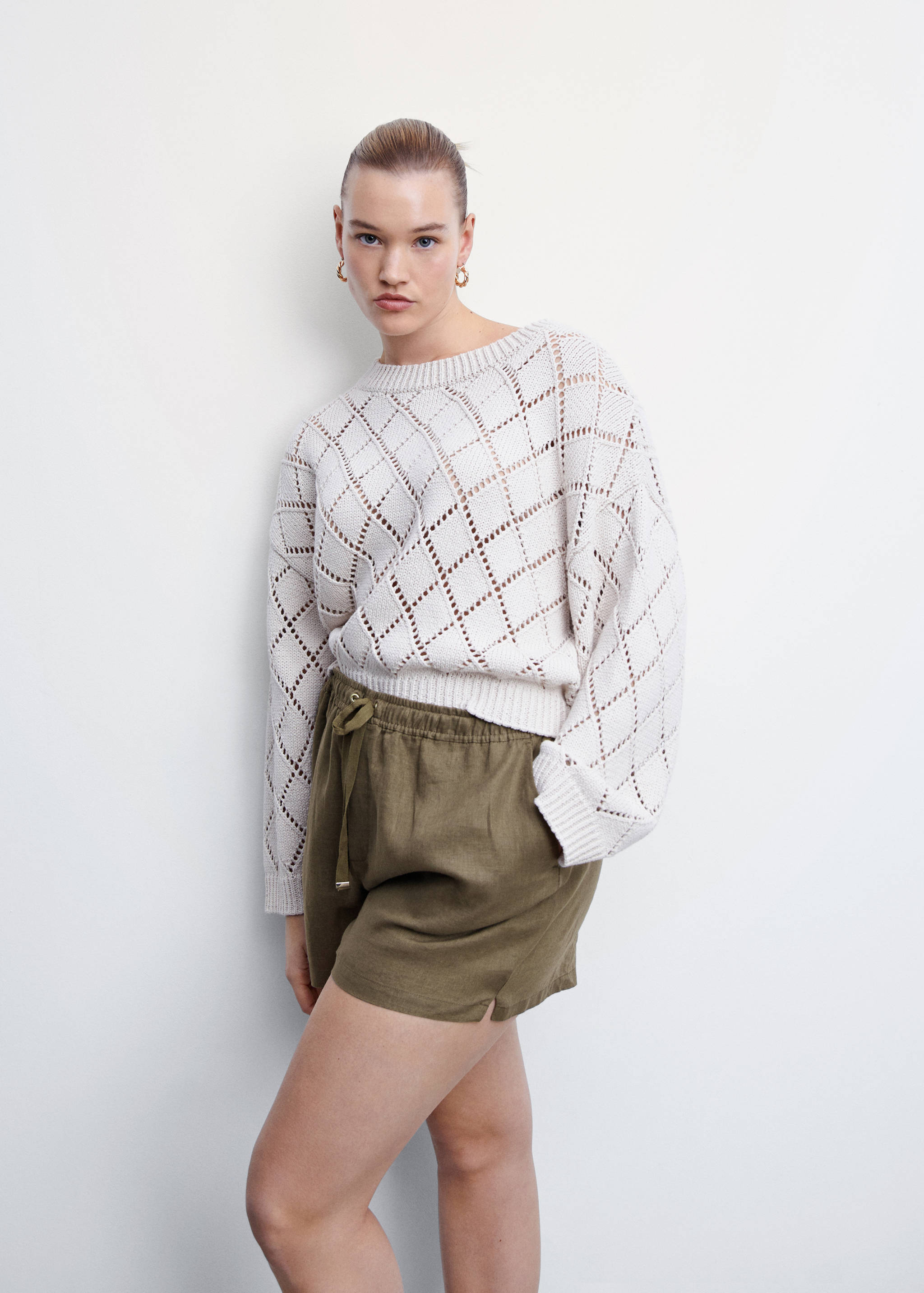 Linen shorts with drawstring - Details of the article 4