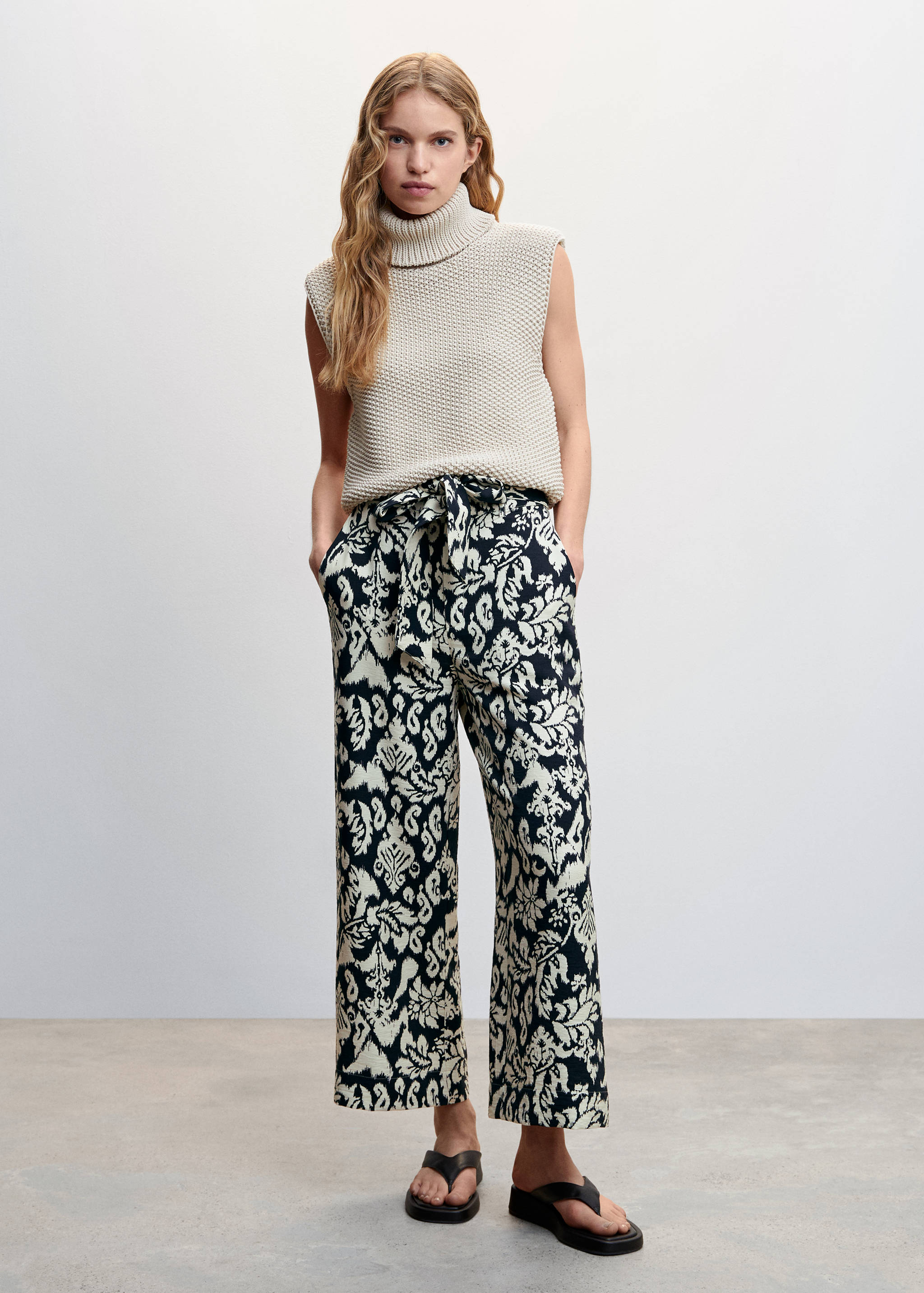 Printed trousers with bow - General plane