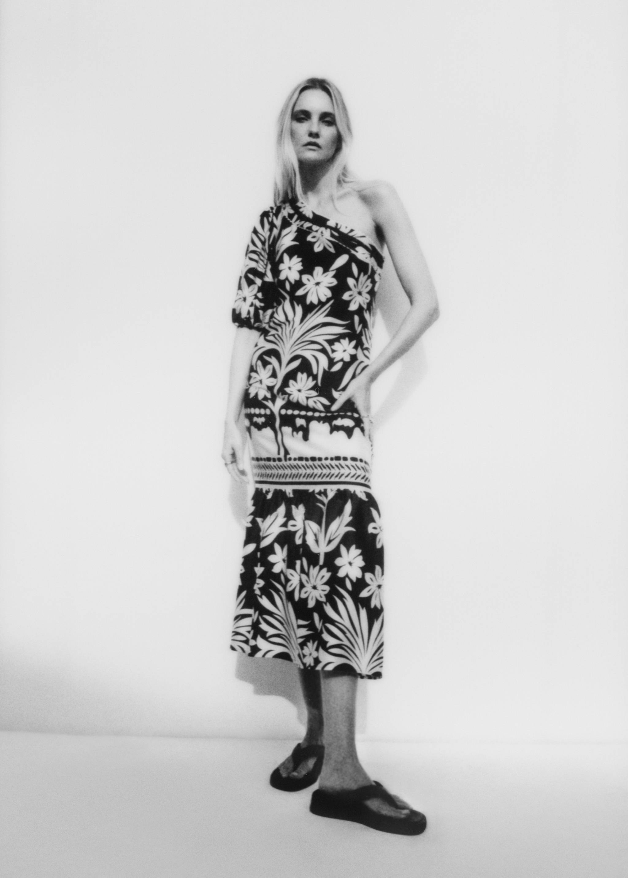 Asymmetrical satin dress - Details of the article 6