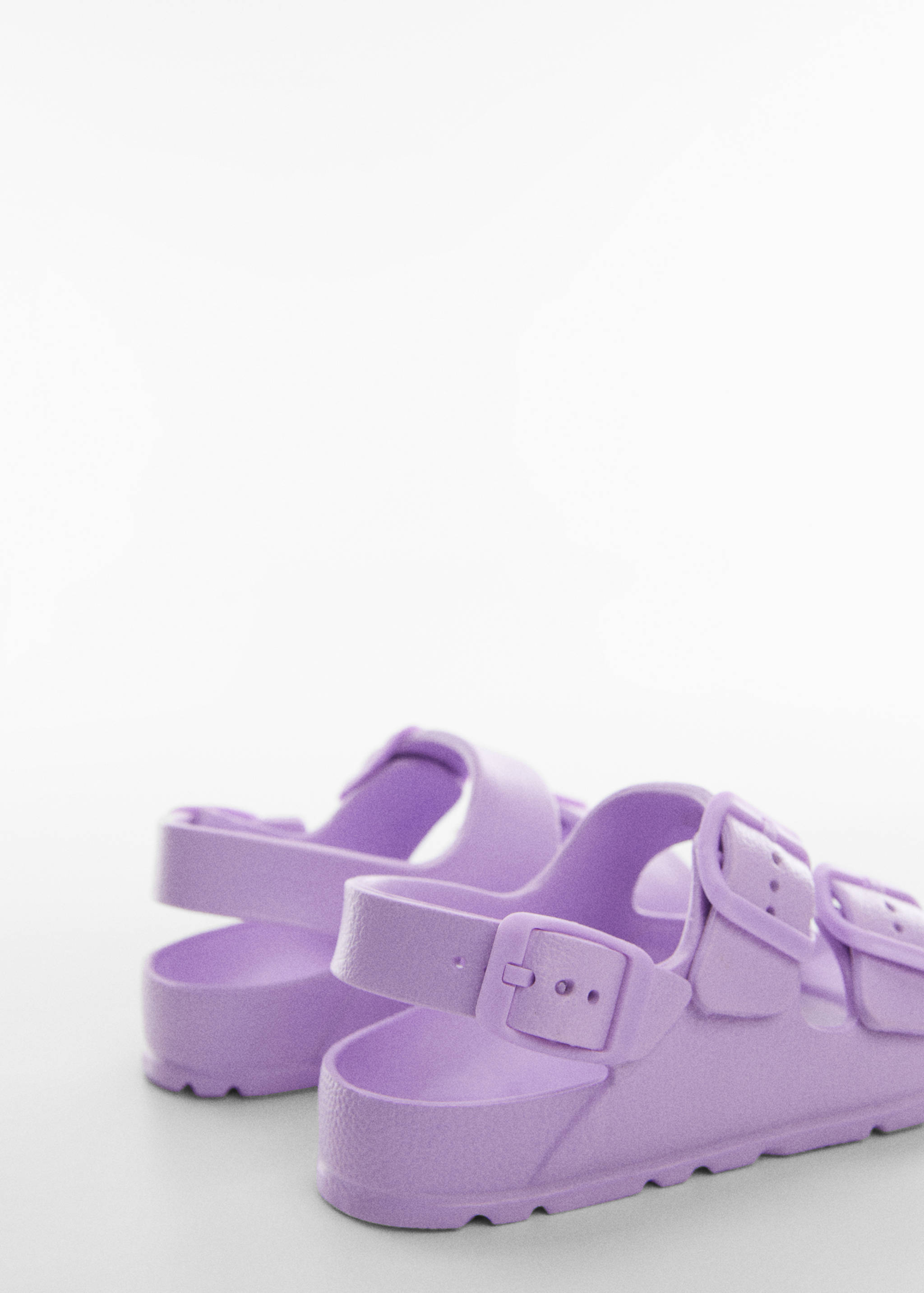 Flip-Flops mit Schnallen - Detail des Artikels 1