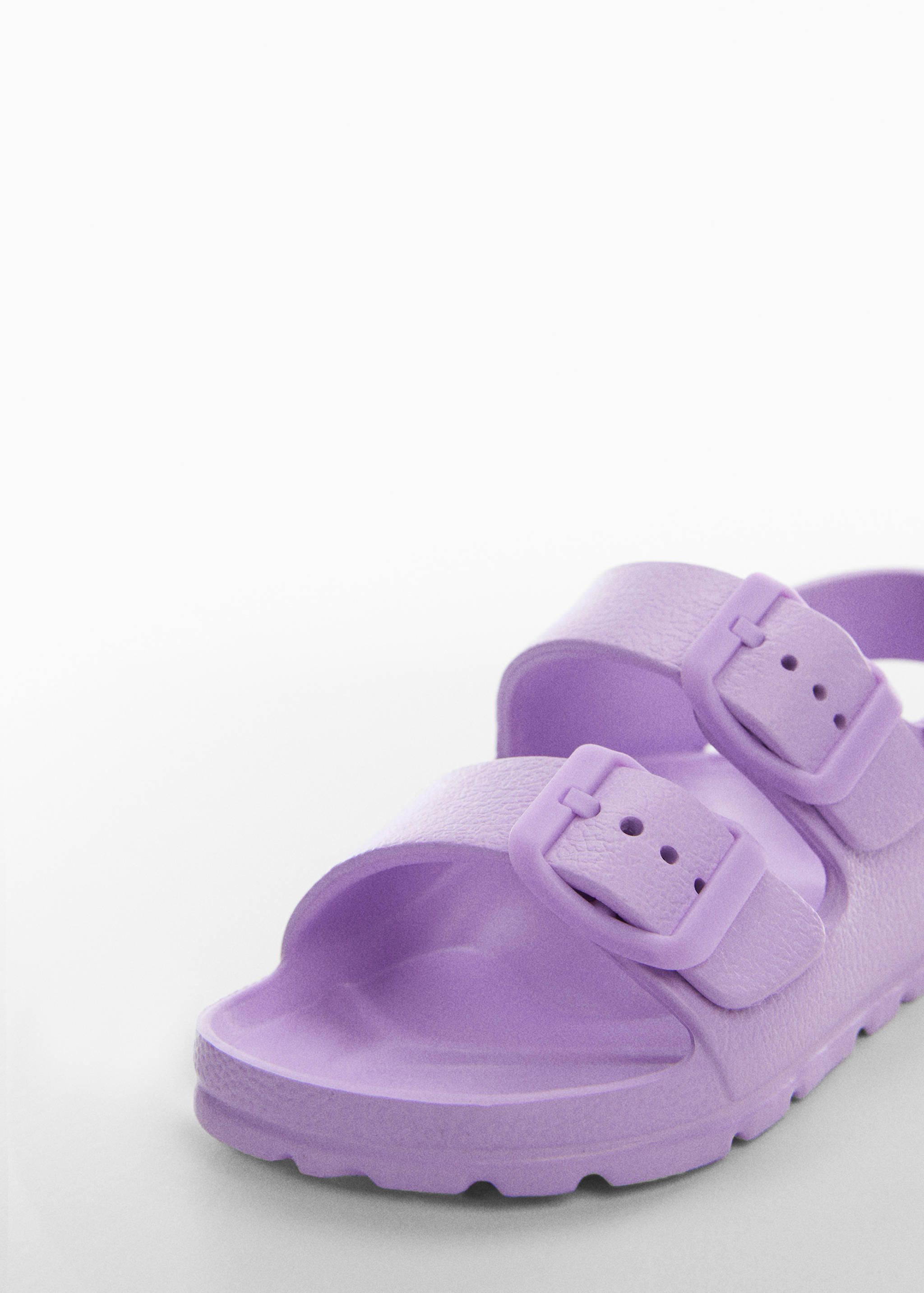 Flip-Flops mit Schnallen - Detail des Artikels 2