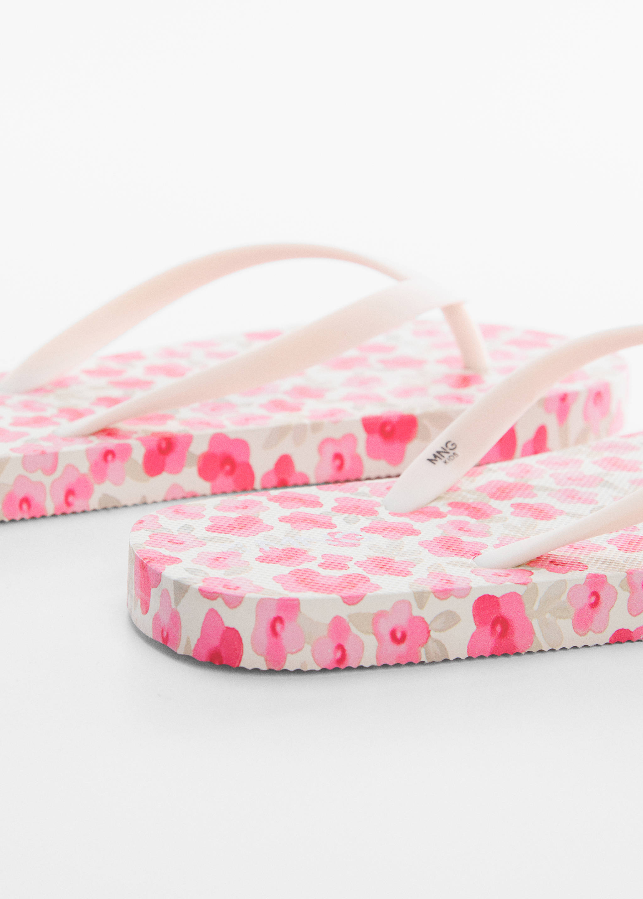 Strappy flip-flops - Details of the article 1