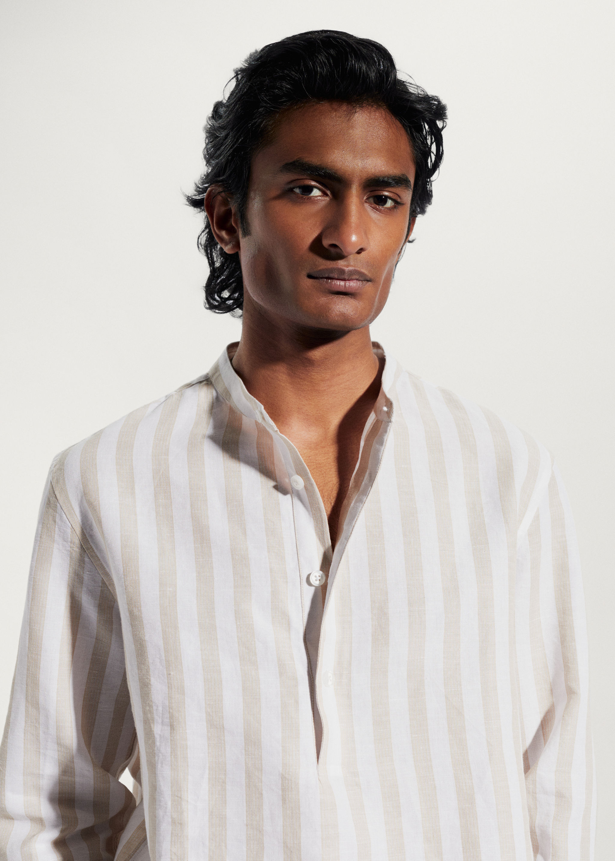 Regular-fit linen shirt with mao collar - Details of the article 1