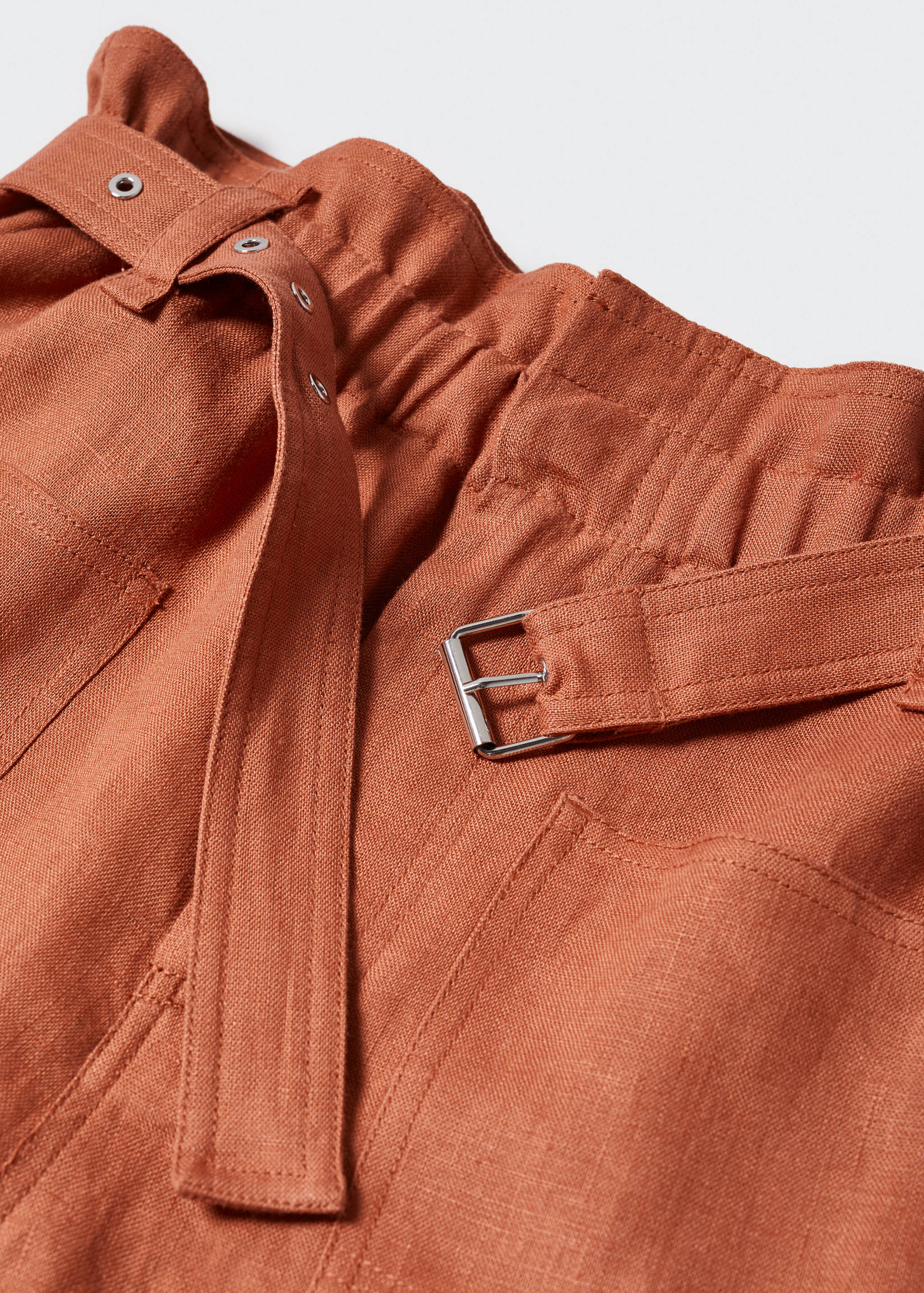 Leinenshorts mit Gürtel - Detail des Artikels 8