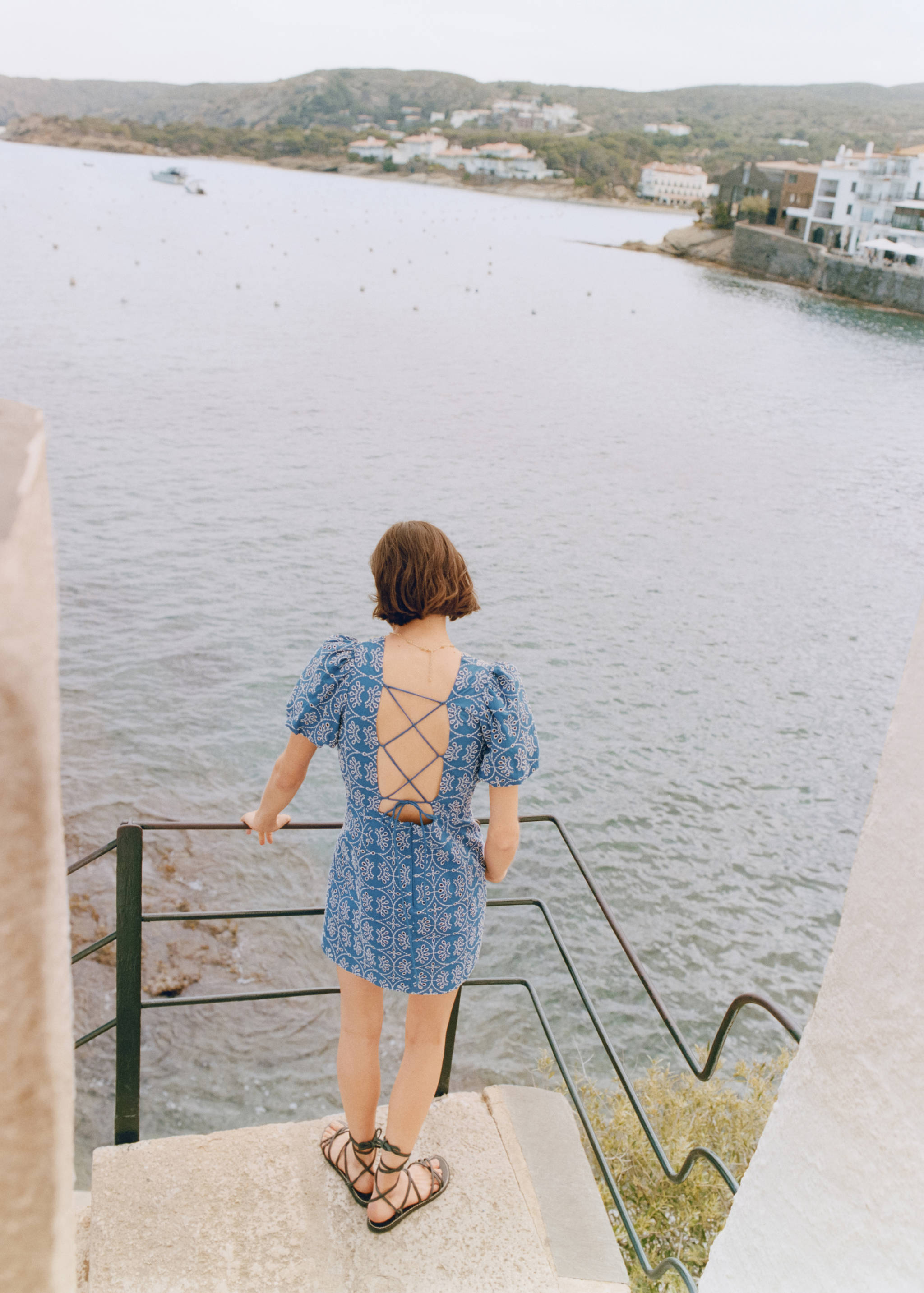 Vyšívané šaty s otevřenými zády - Detail zboží 6