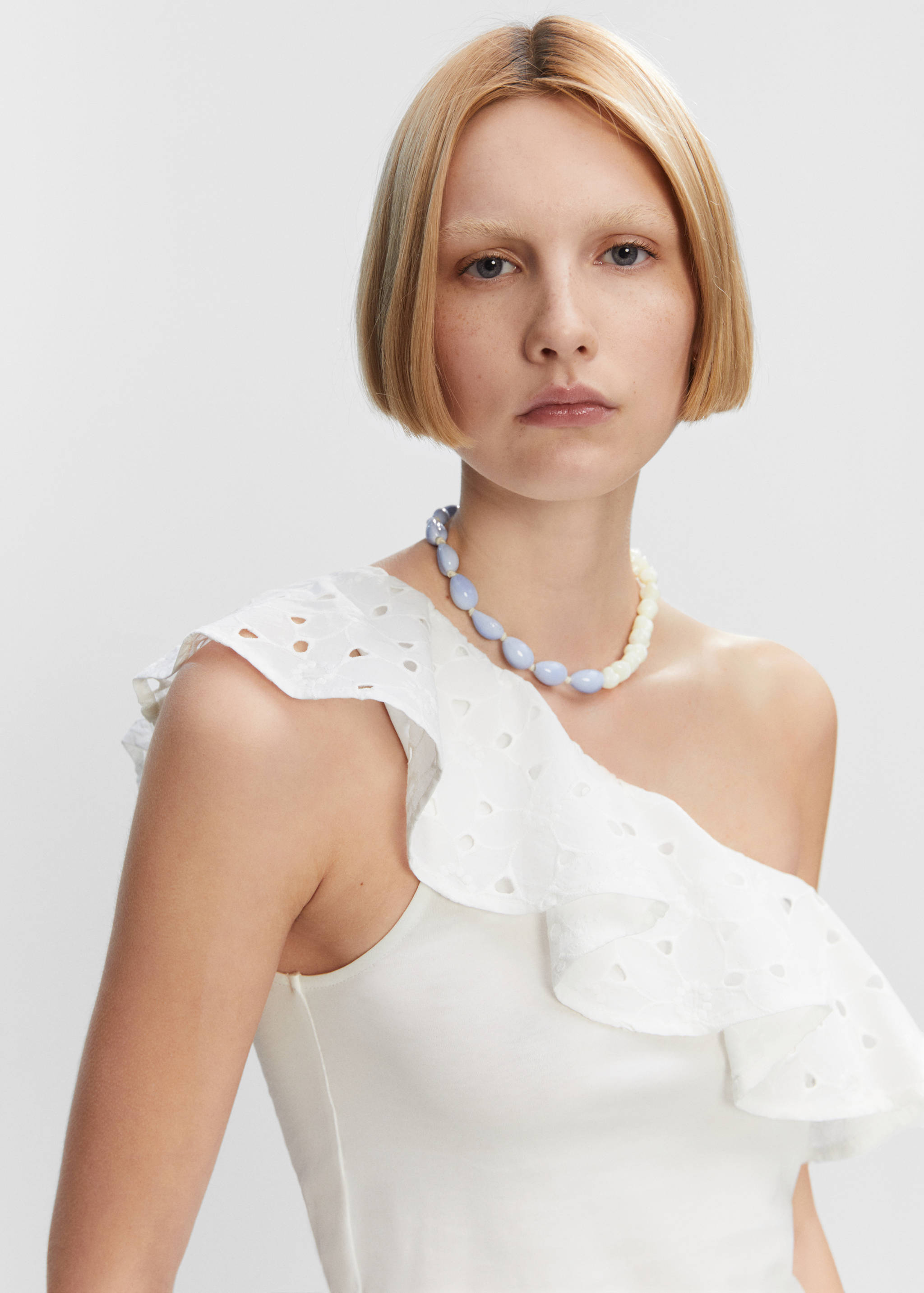 Top asimétrico volante bordado - Detalle del artículo 1