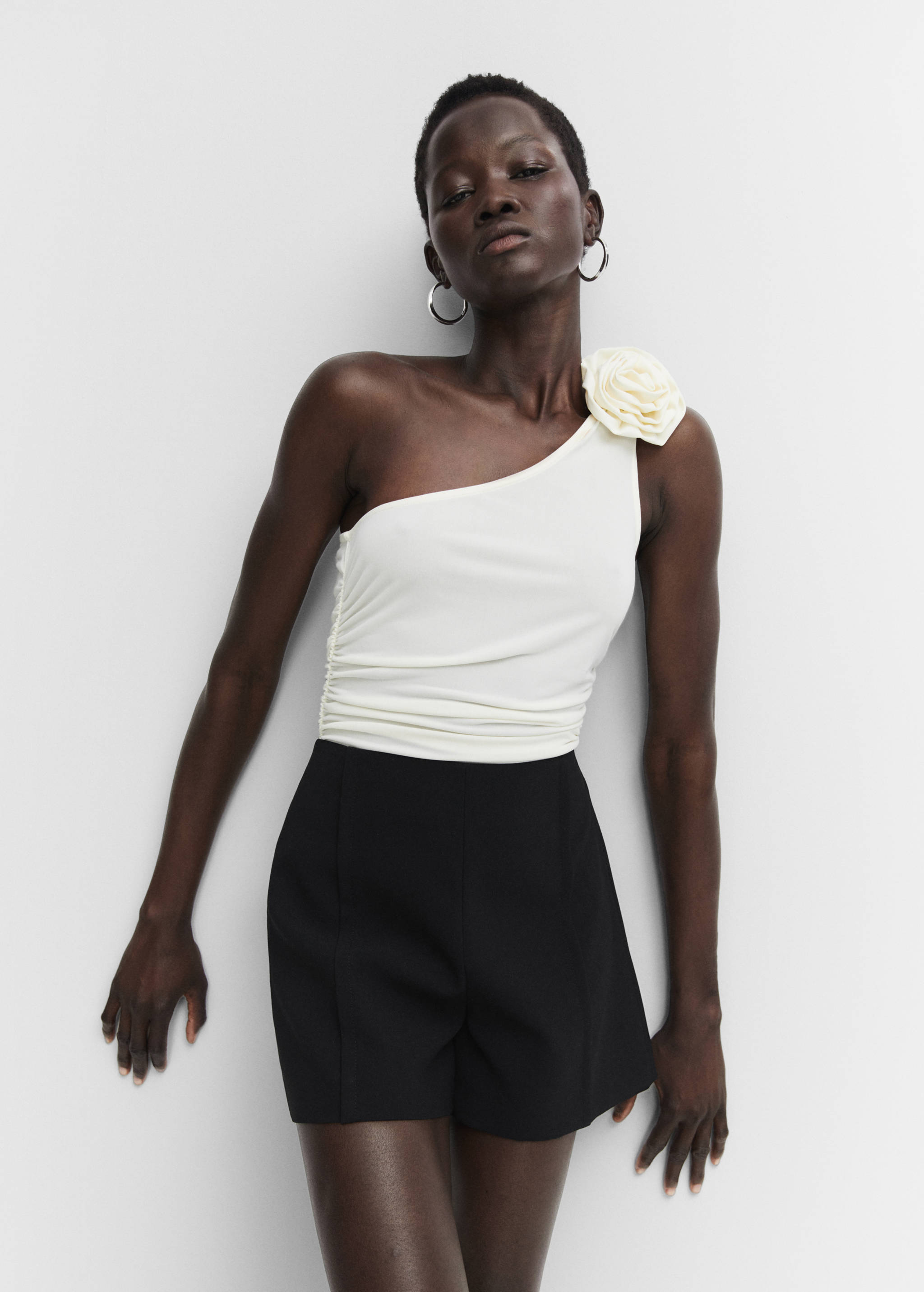 Shorts rectos tiro alto - Detalle del artículo 2