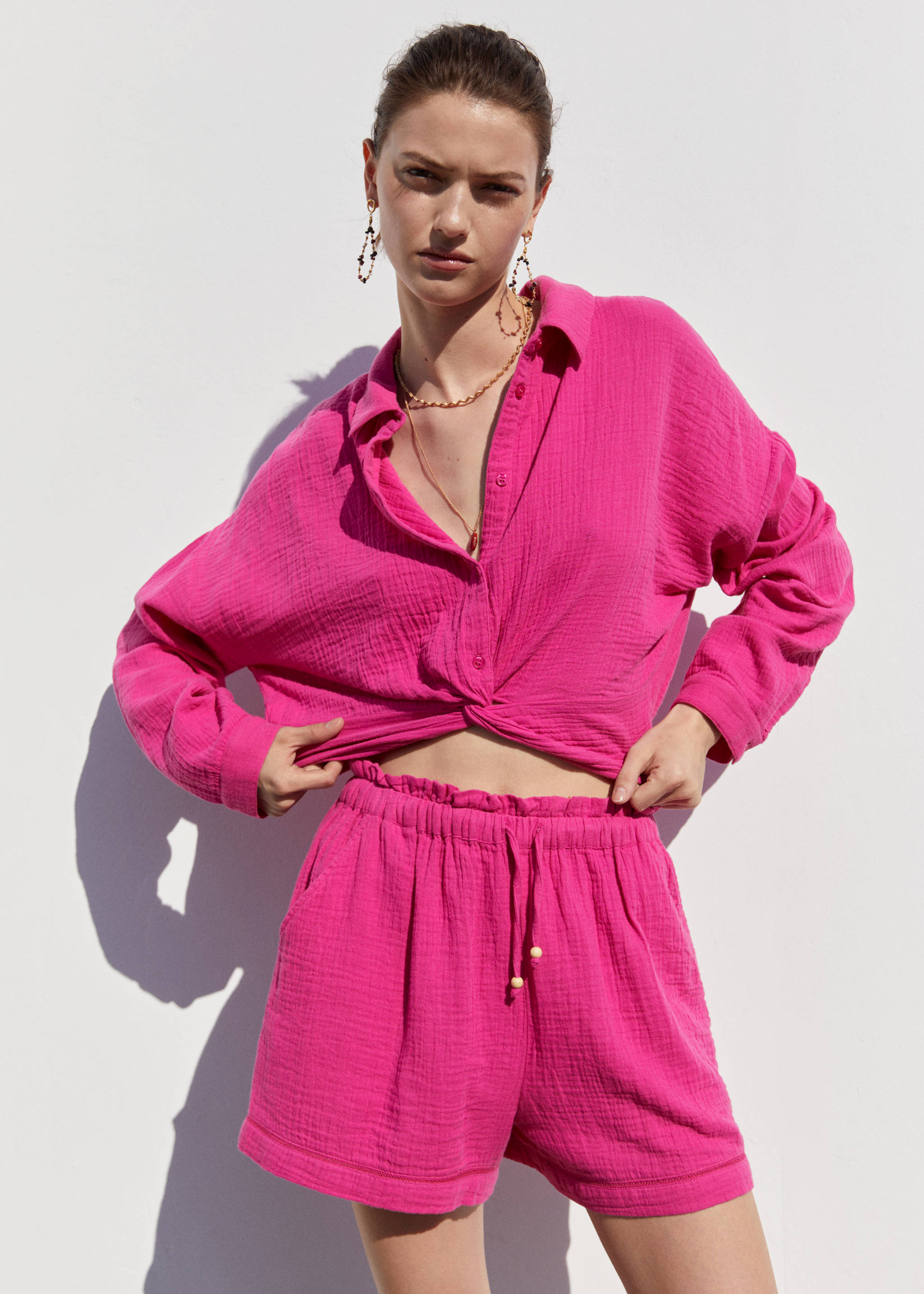 Textured shirt with knot detail - Medium plane