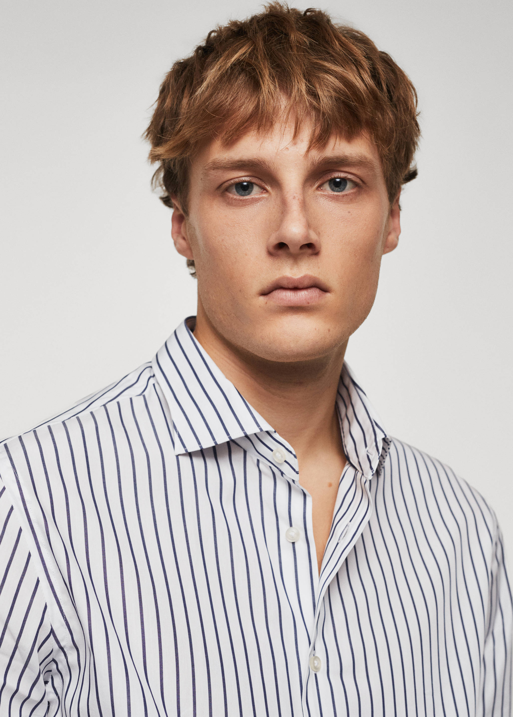 Striped slim-fit shirt - Details of the article 1