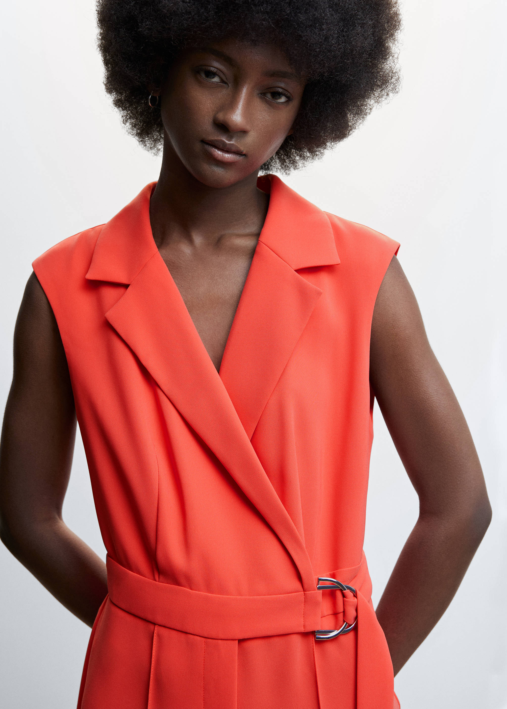 Combinaison cache-cœur ceinture - Plan moyen