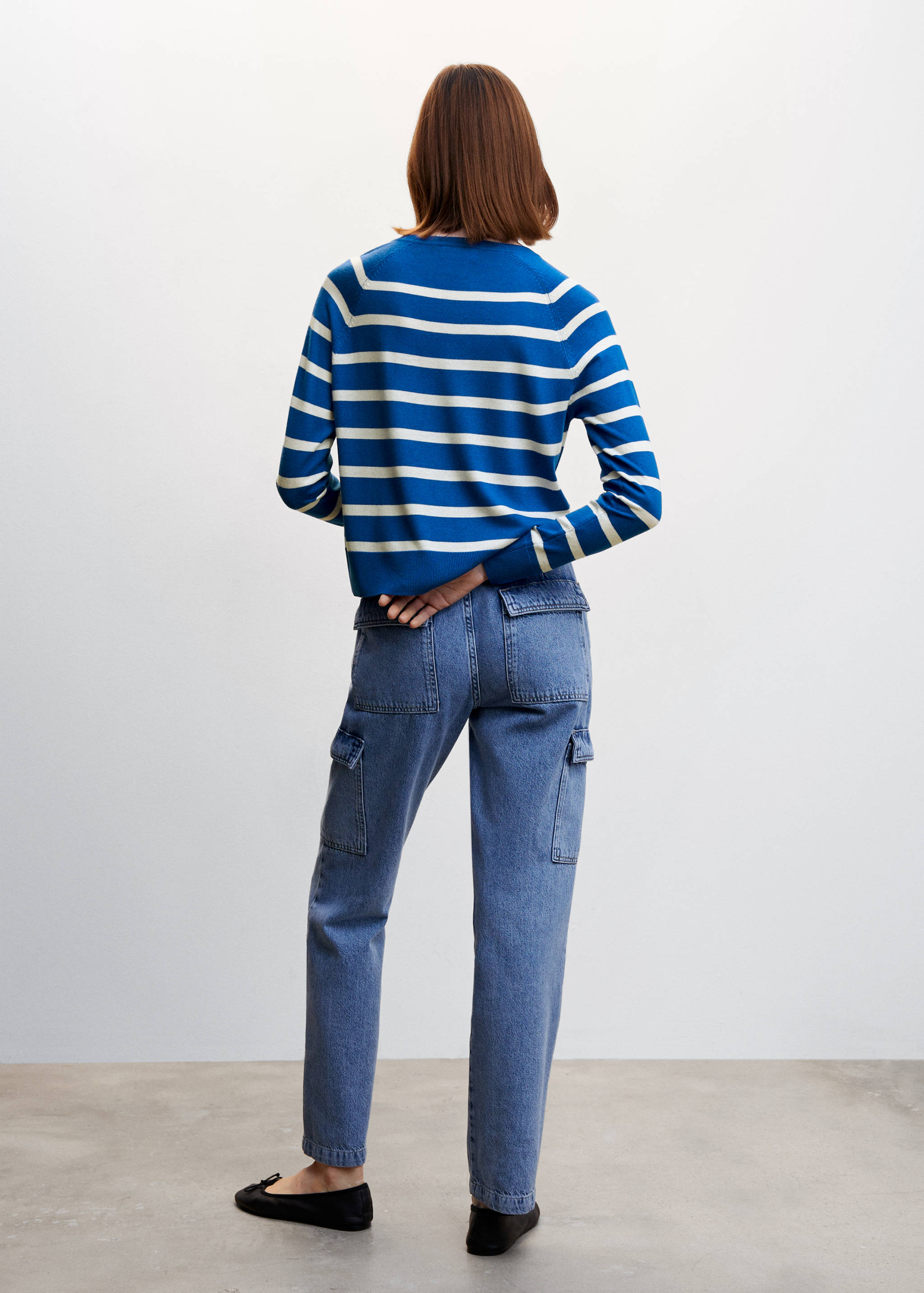 Fine-knit crew-neck sweater - Reverse of the article