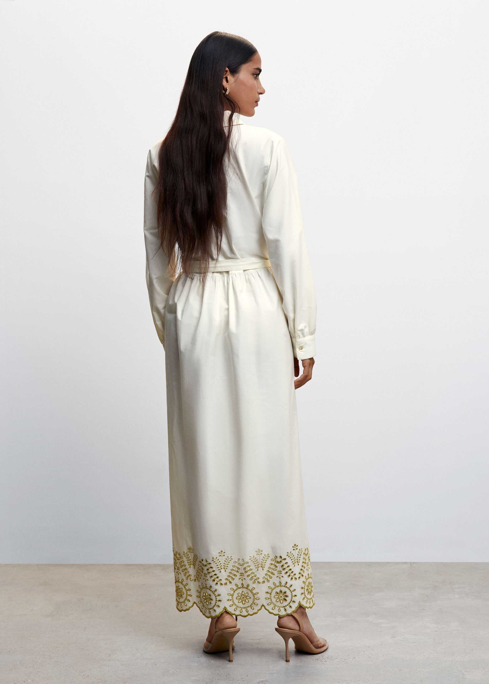 Vestit camiser llarg - Revers de l'article