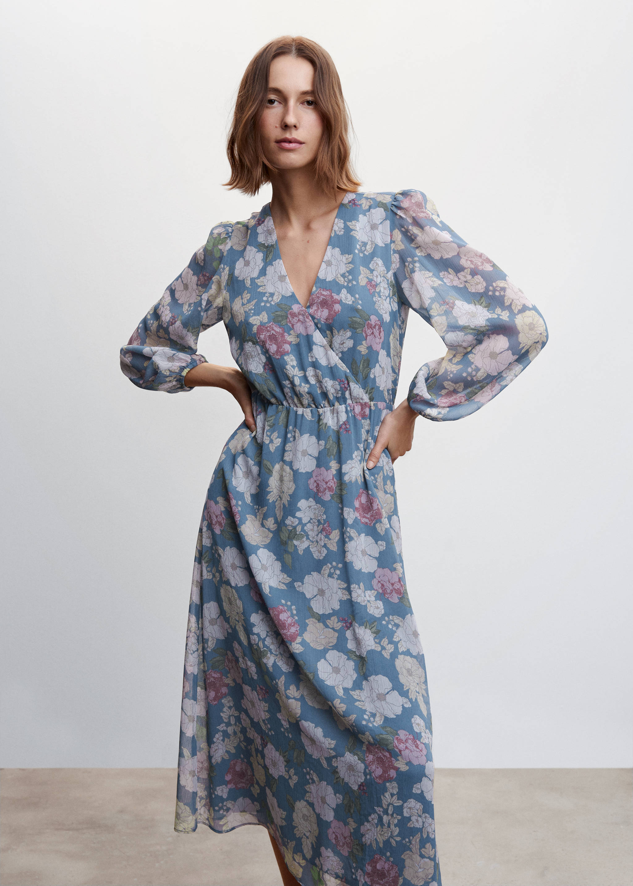 Vestido gasa floral - Plano medio