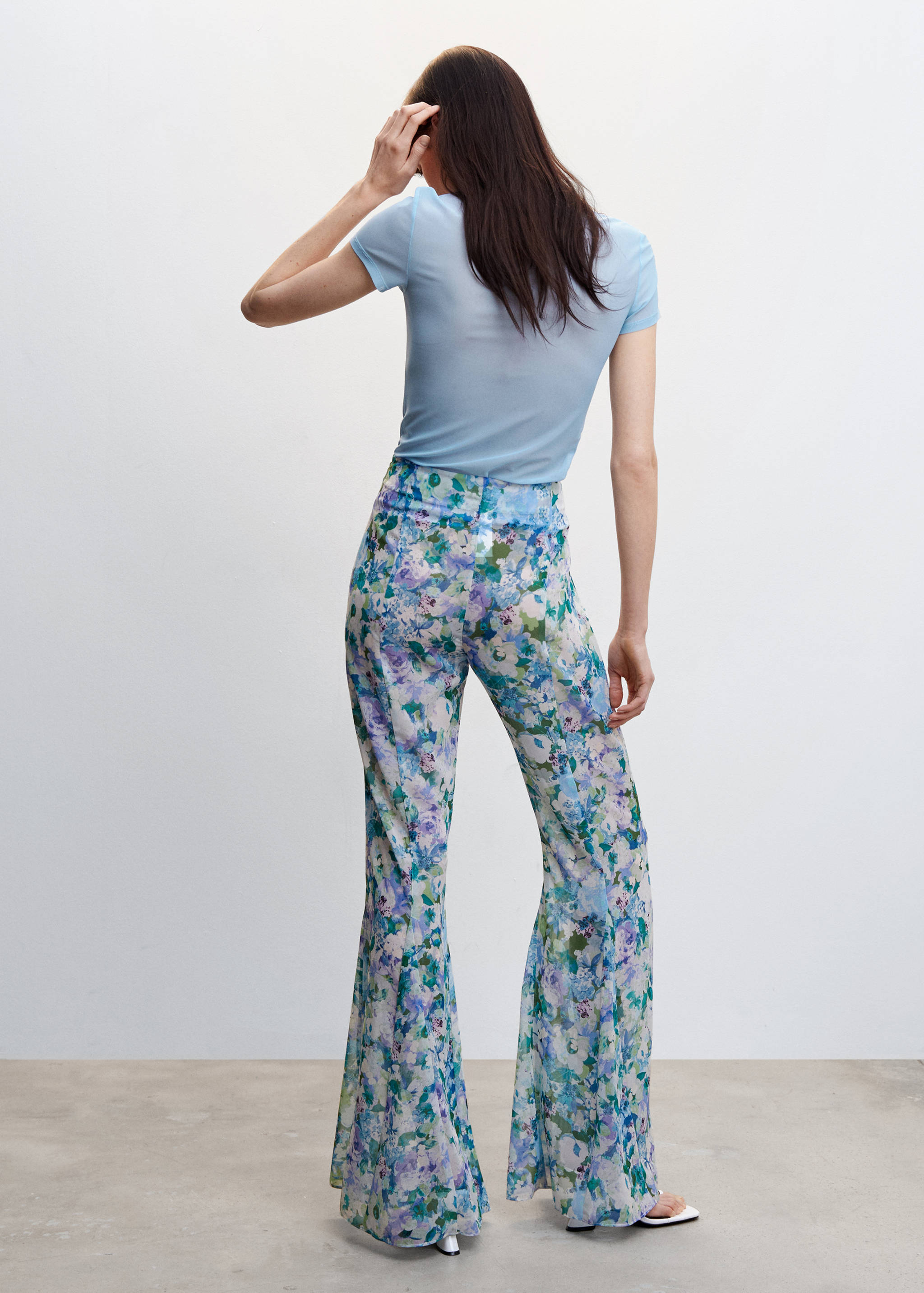 Semi-transparent t-shirt - Reverse of the article