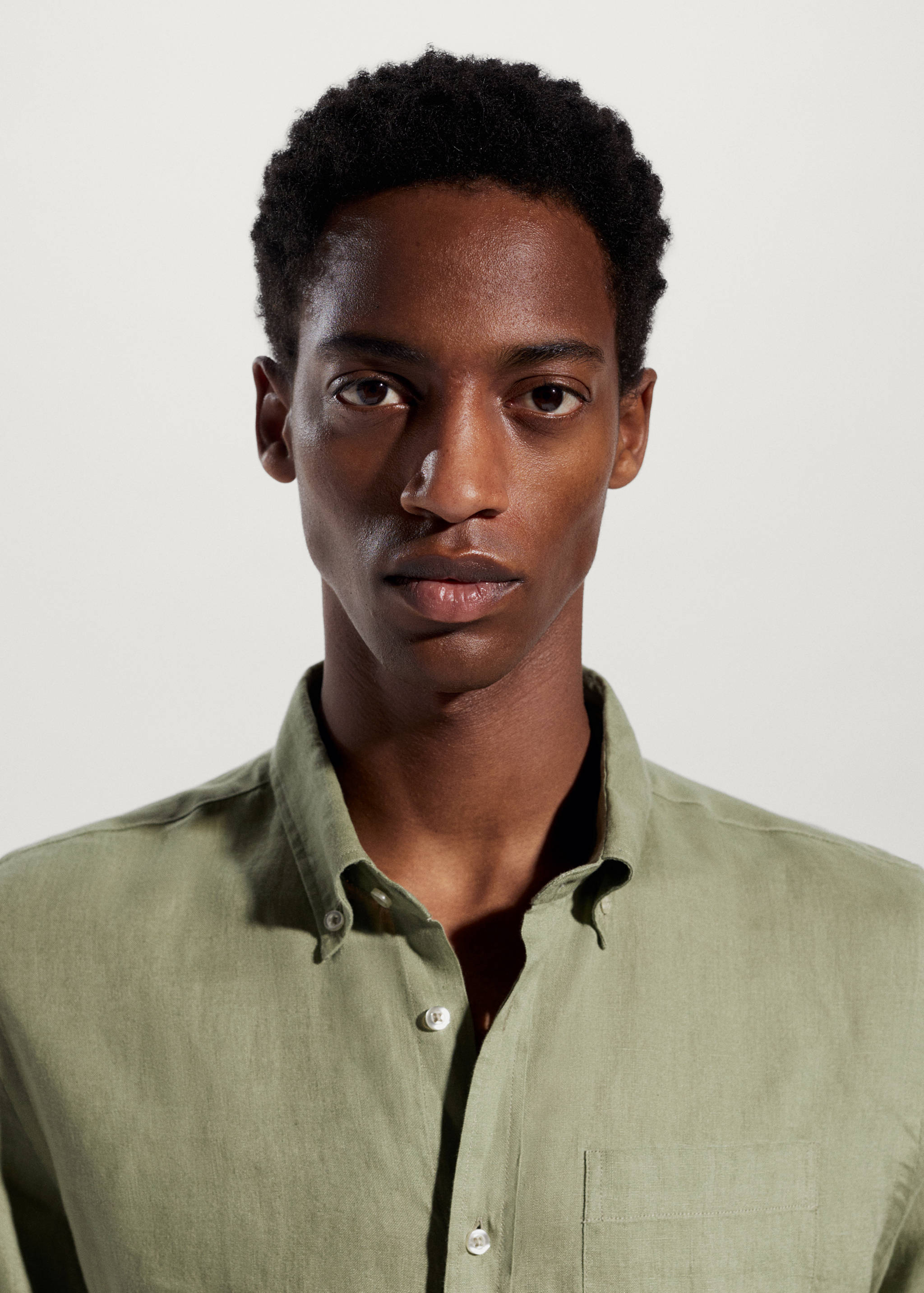 100% linen slim-fit shirt - Details of the article 1