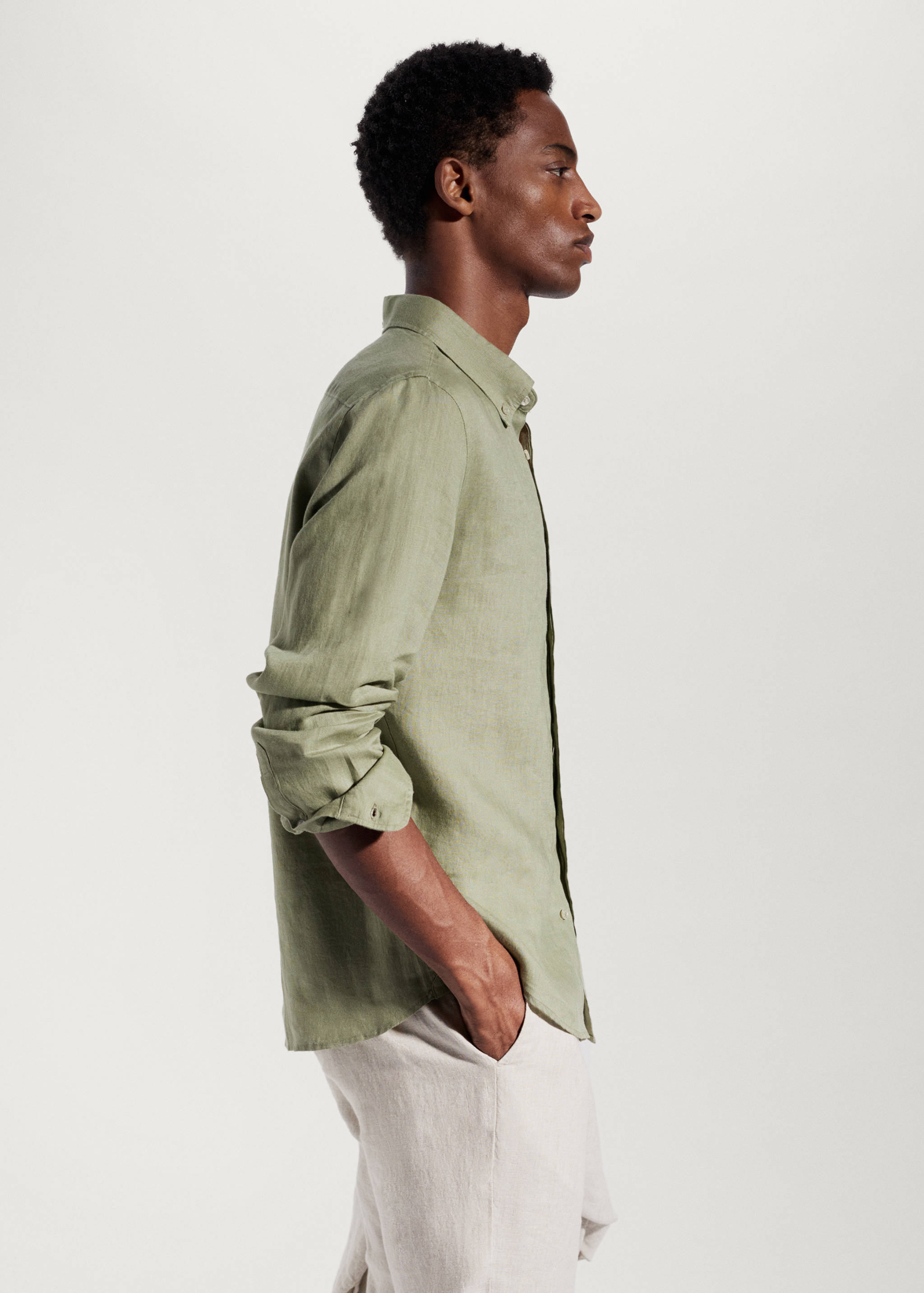 100% linen slim-fit shirt - Details of the article 2