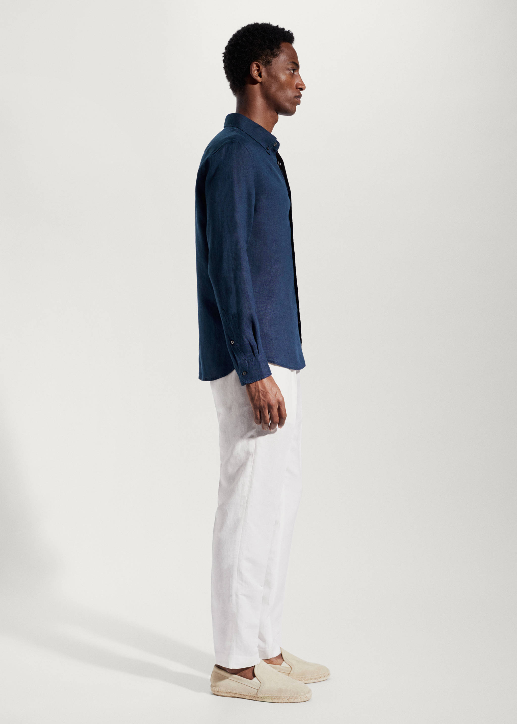 100% linen slim-fit shirt - Details of the article 1