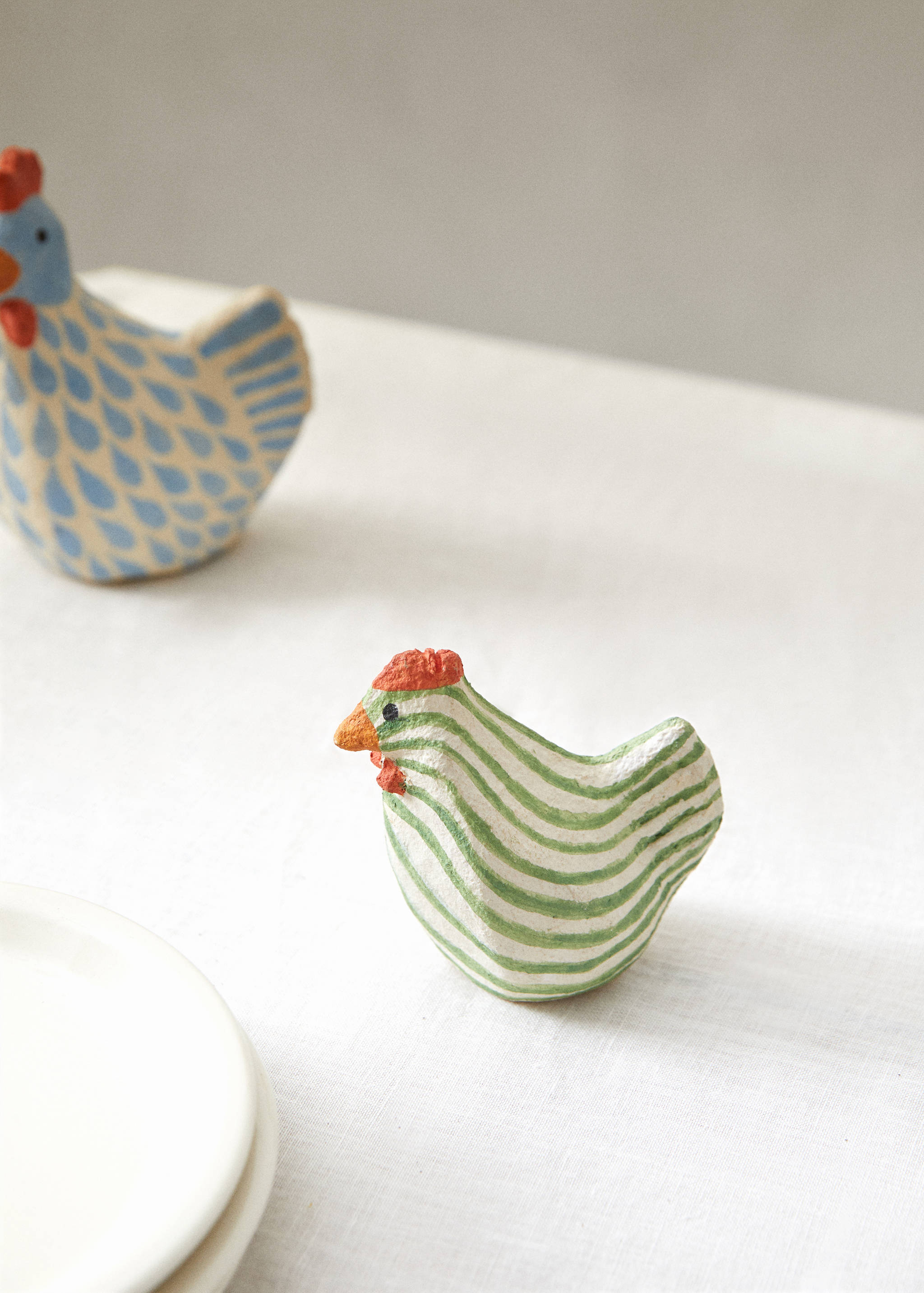 Easter hen ornament - General plane