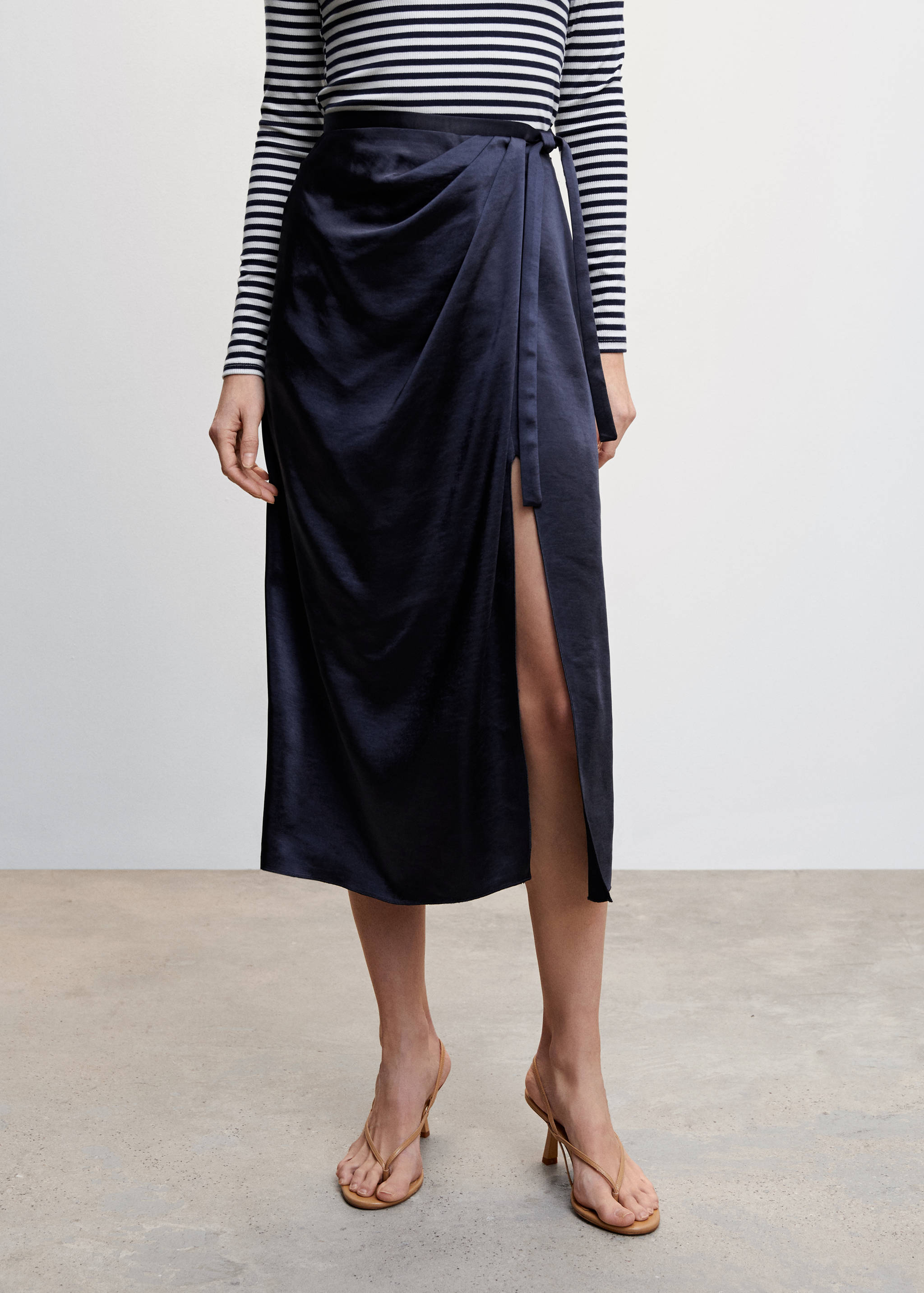 Wickelrock aus Satin - Mittlere Ansicht