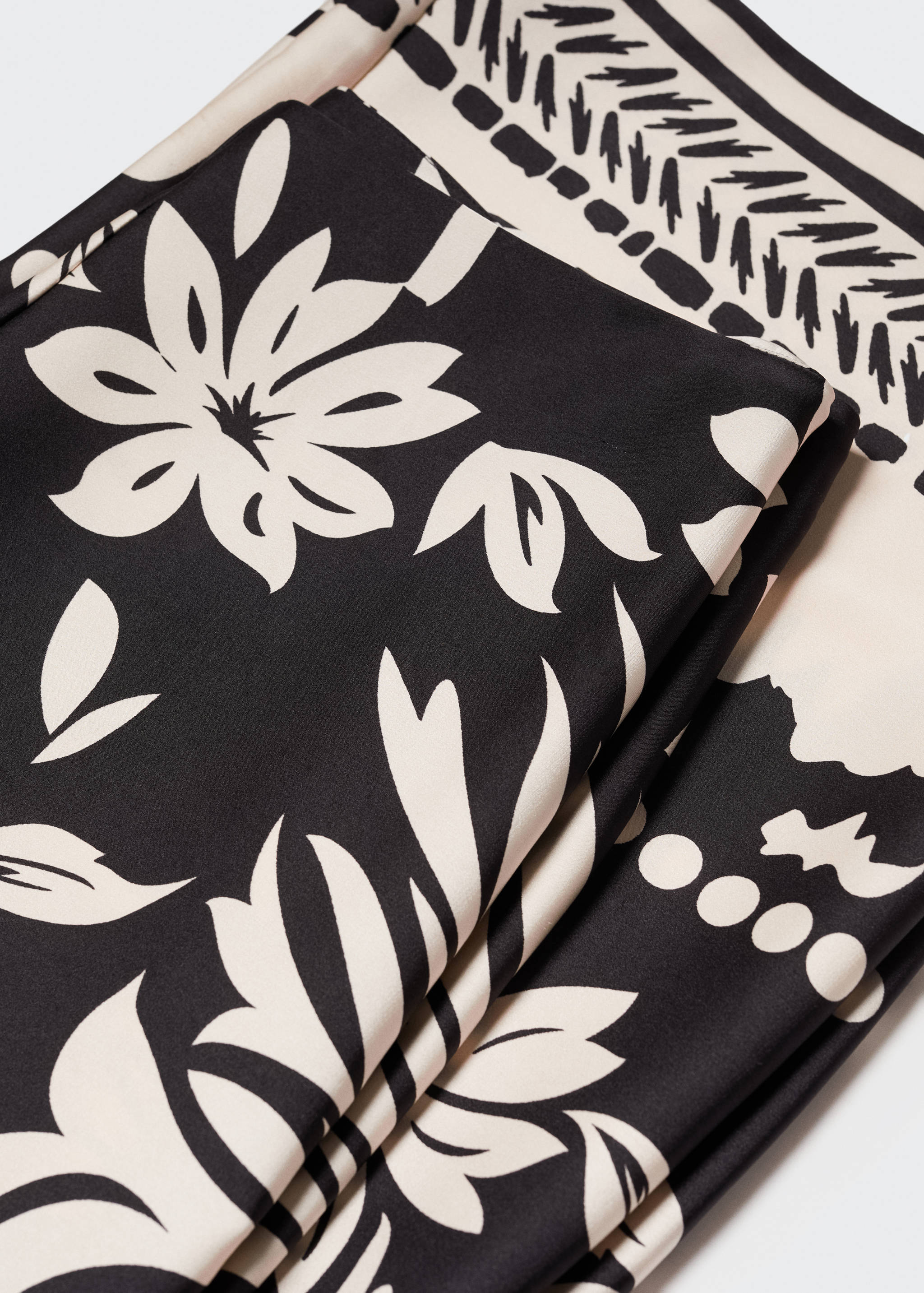 Floral palazzo trousers - Details of the article 8