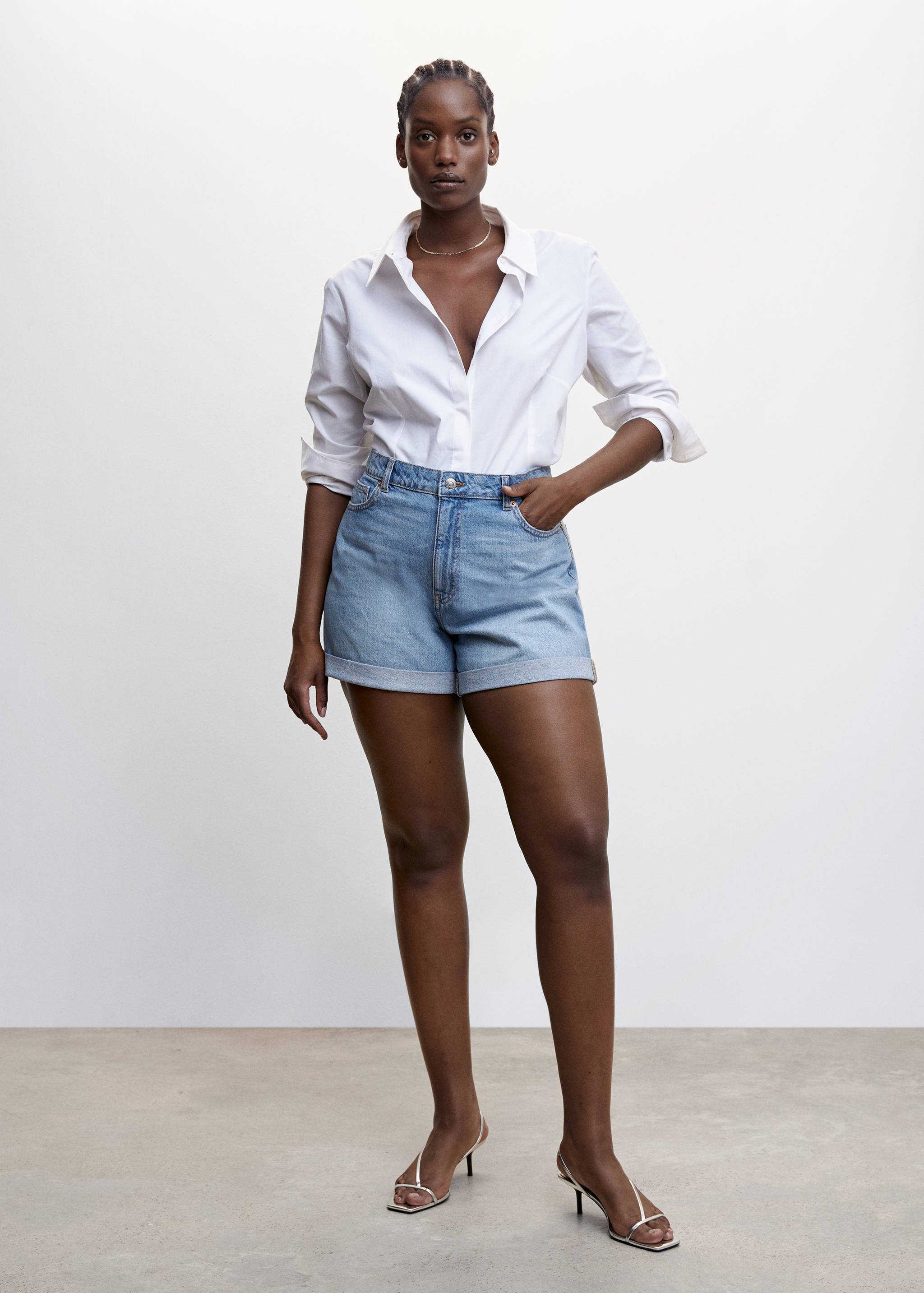 Mom-fit denim shorts - Details of the article 3