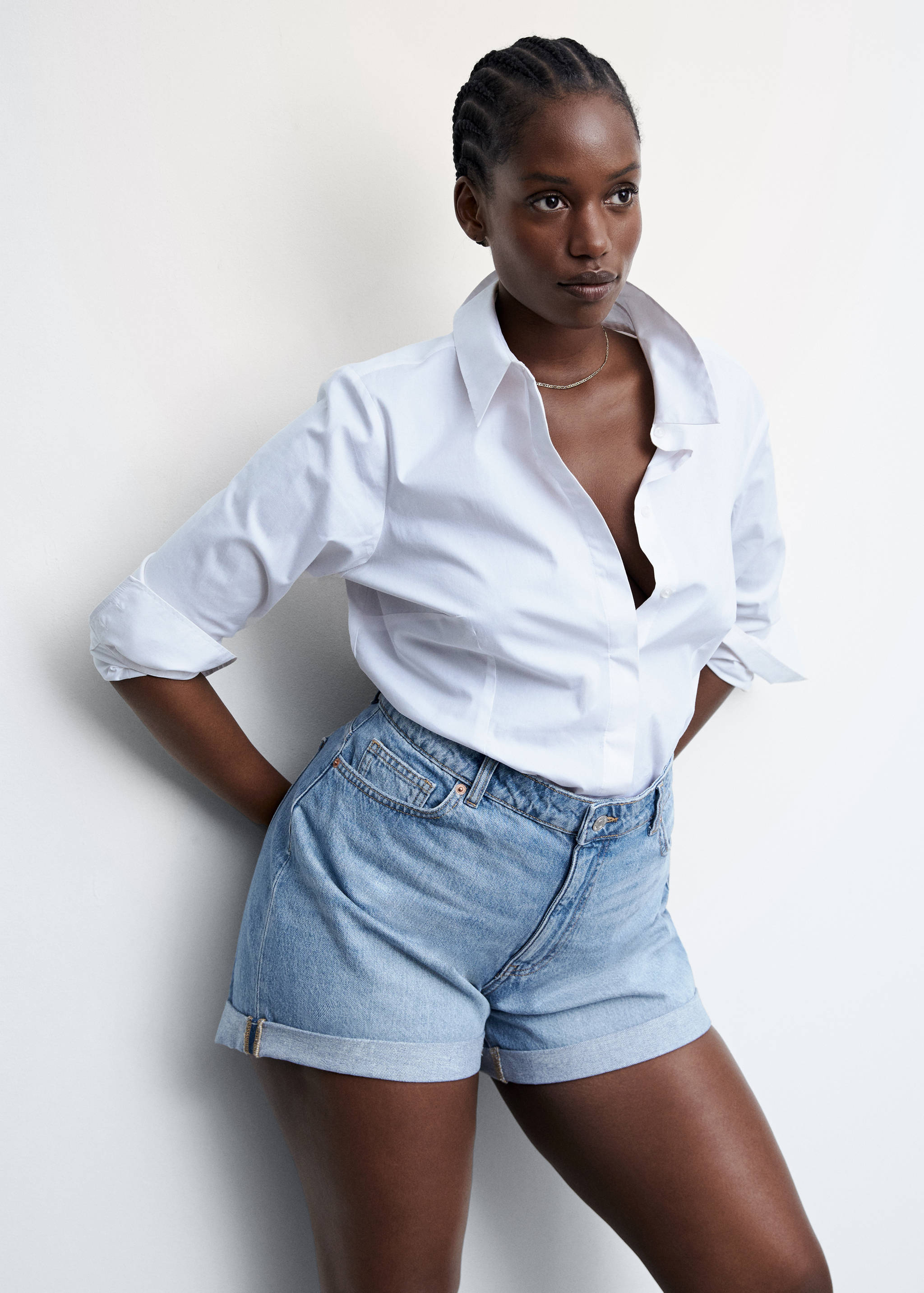 Mom-fit denim shorts - Details of the article 4