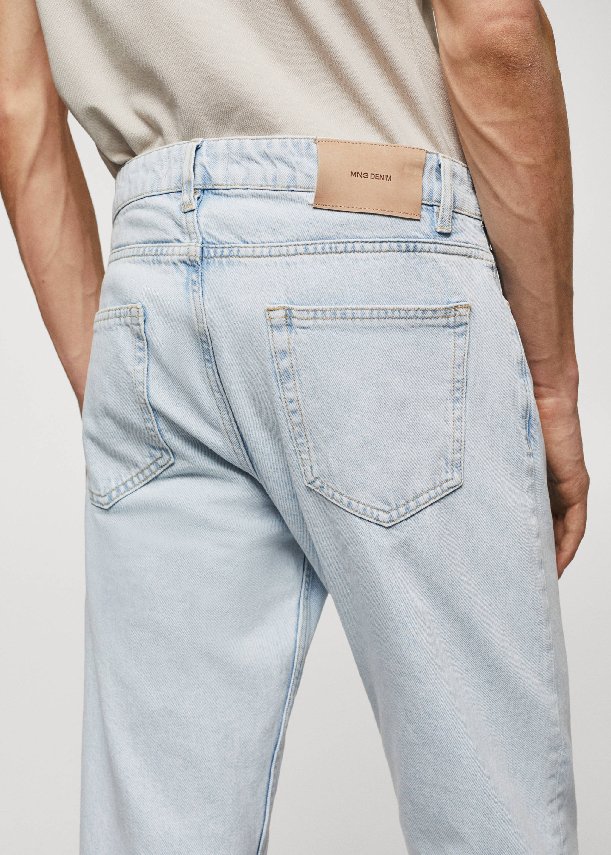 Carrot-fit jeans - Details of the article 2