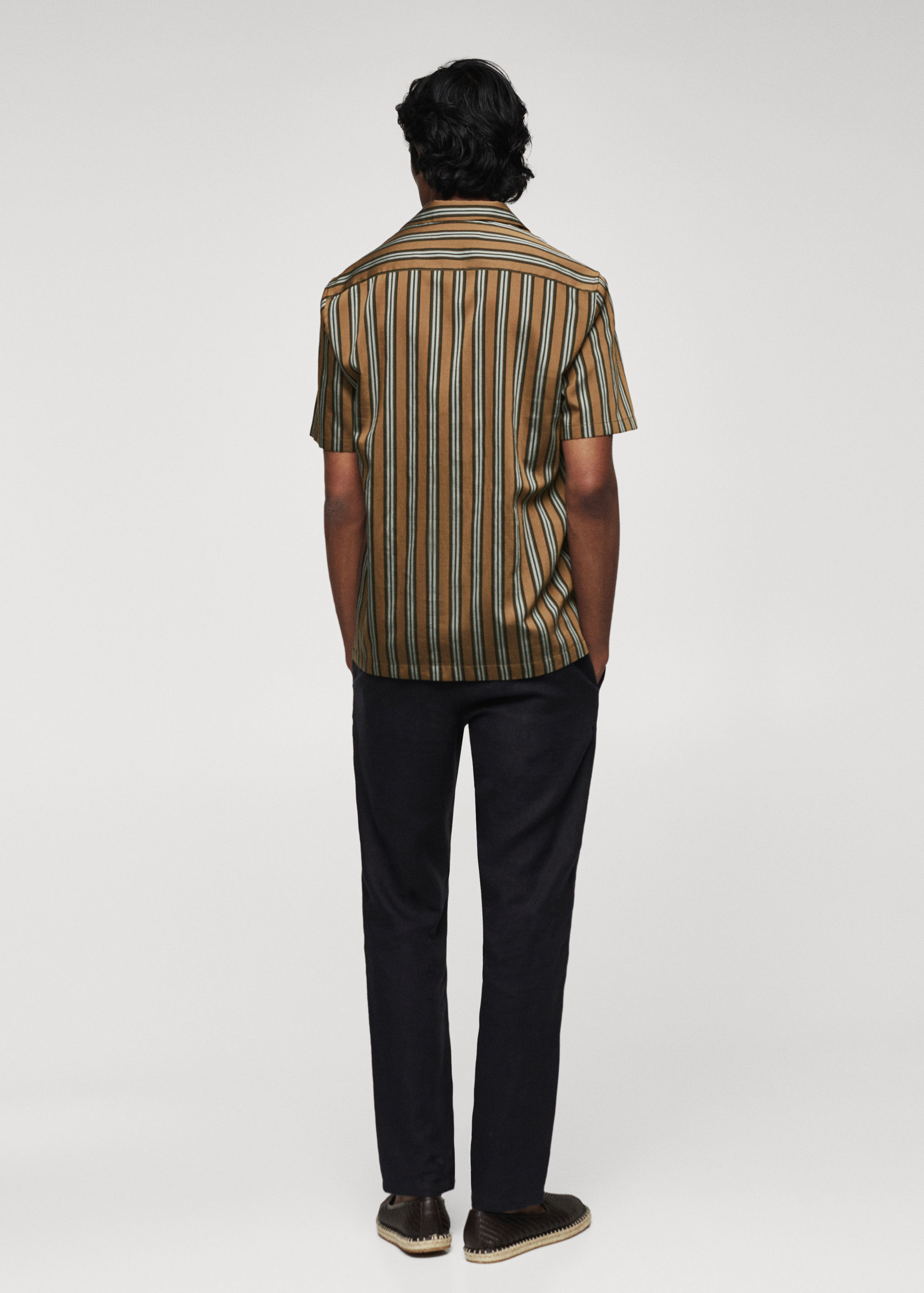 Regular-fit shirt with bowling neck - Reverse of the article