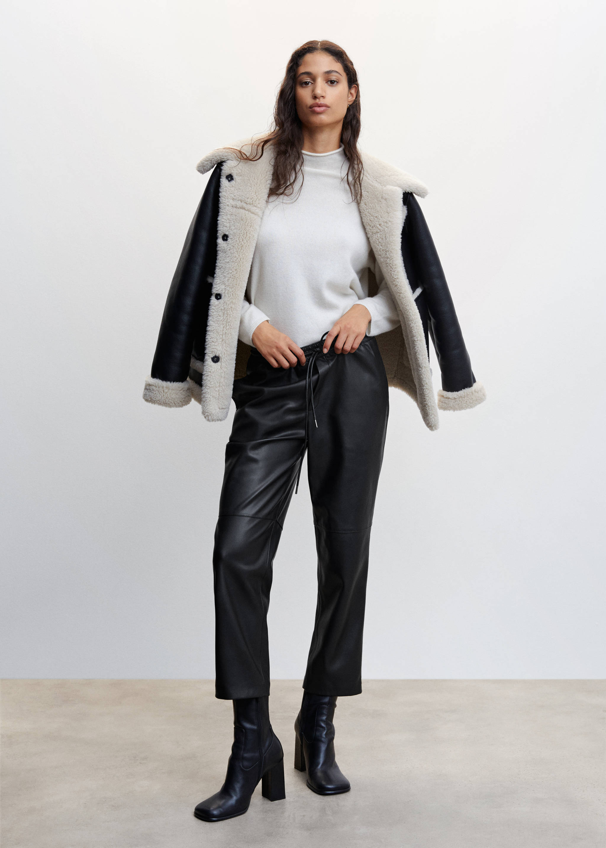 Pantaloni vita elasticizzata similpelle - Piano generale