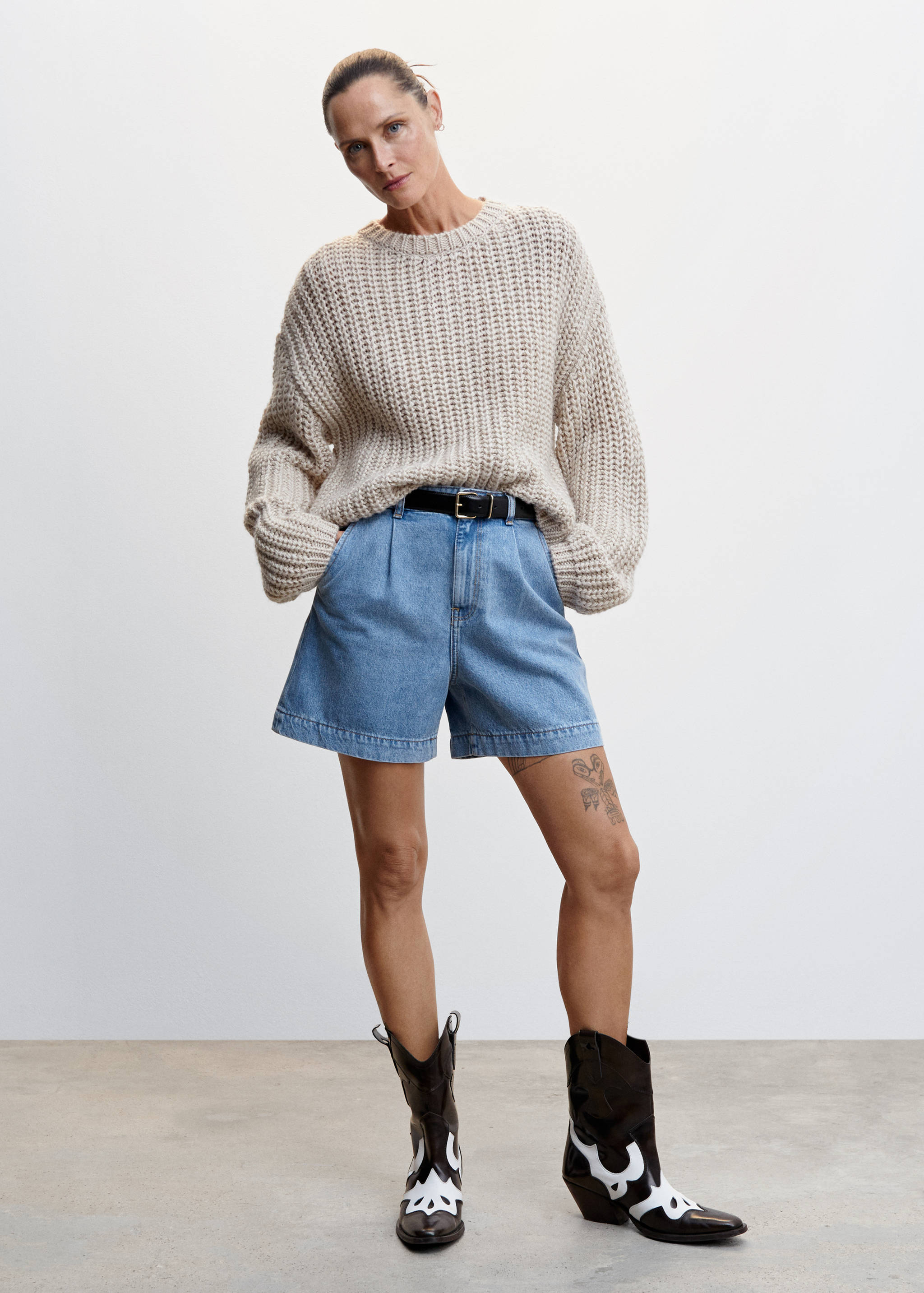 Slouchy pleated shorts - General plane