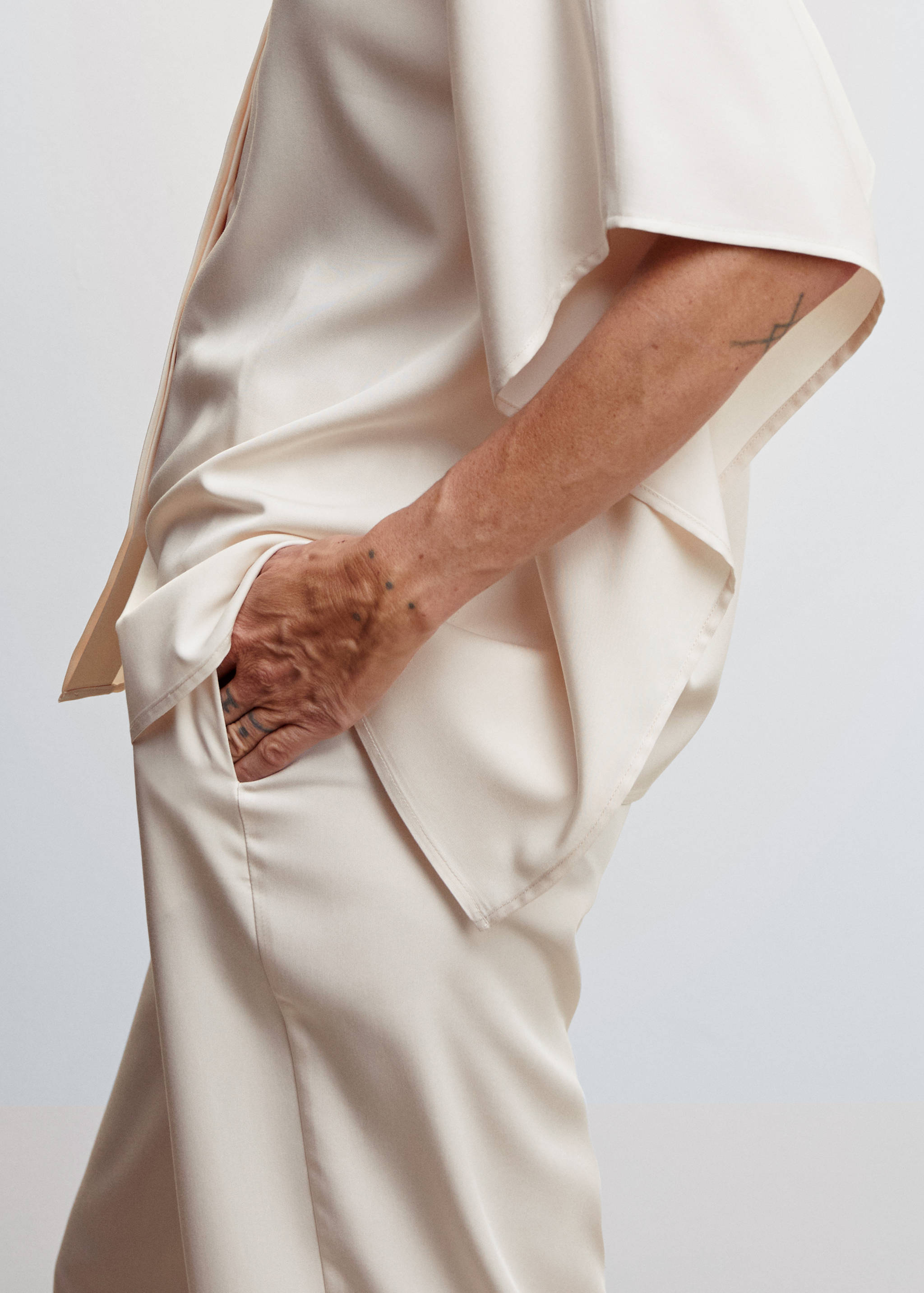 Short sleeved blouse - Details of the article 6