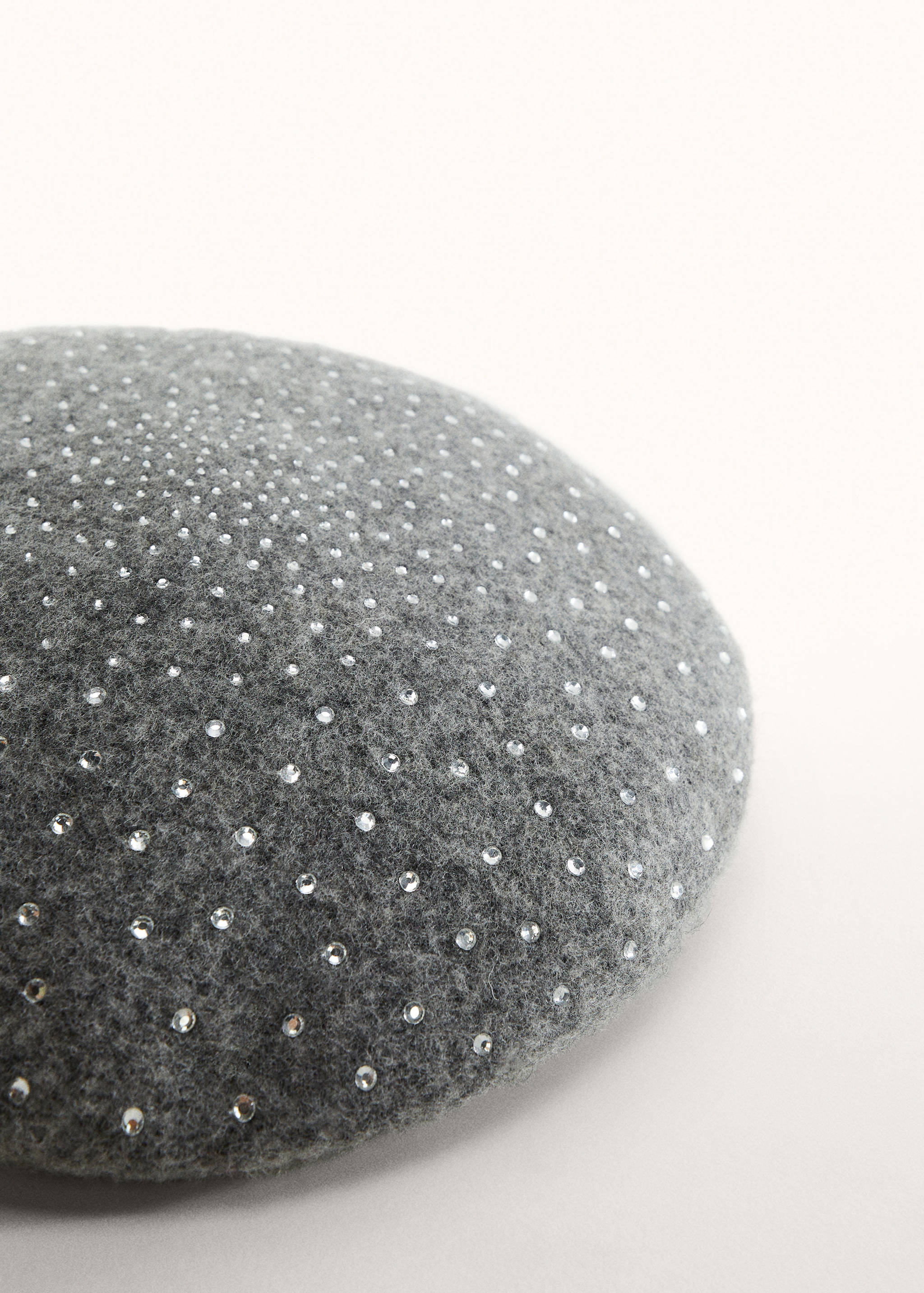 Béret laine détail strass - Plan moyen