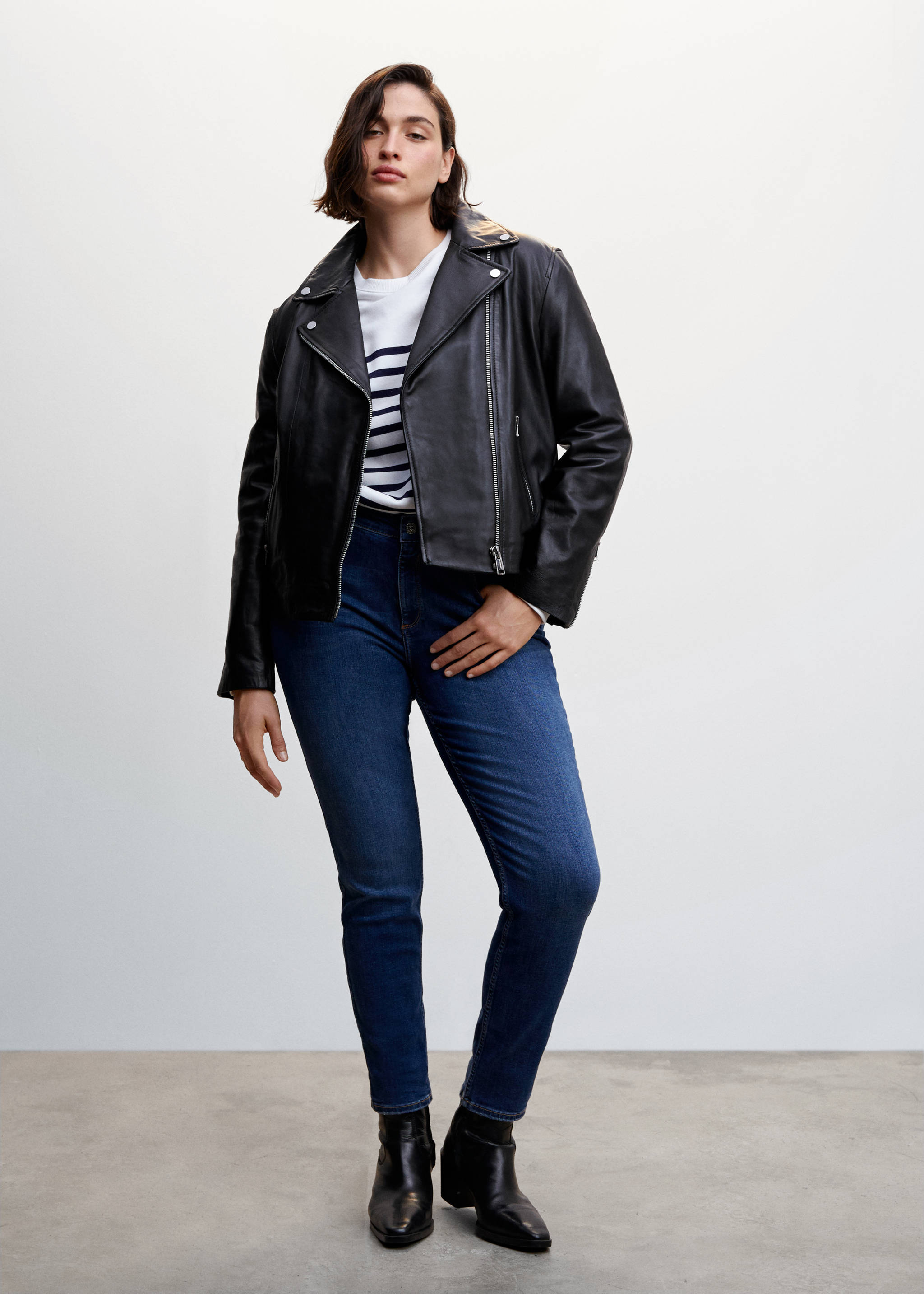 Blugi skinny push-up - Detaliu al articolului 3