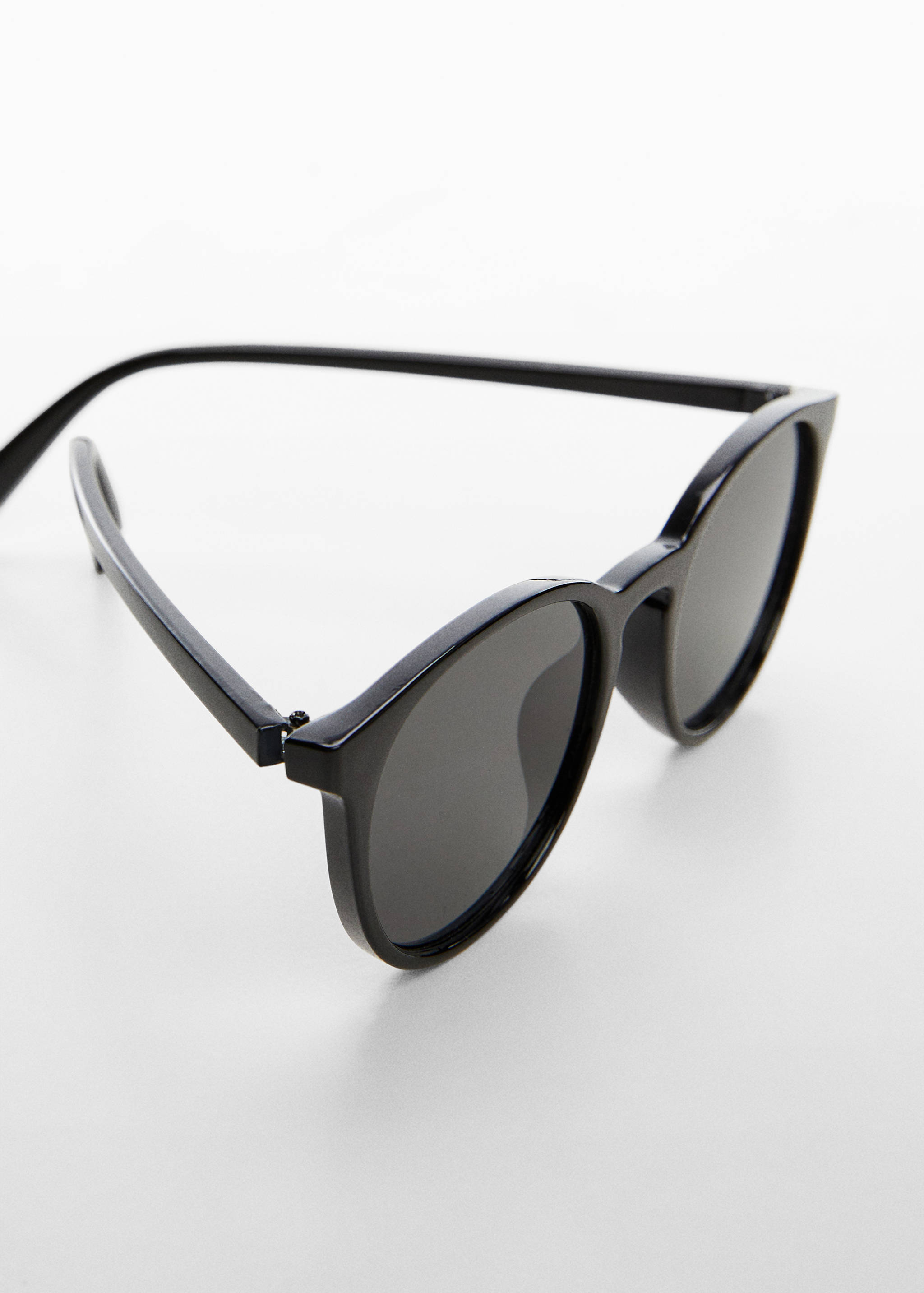 Resin frame sunglasses - Details of the article 1