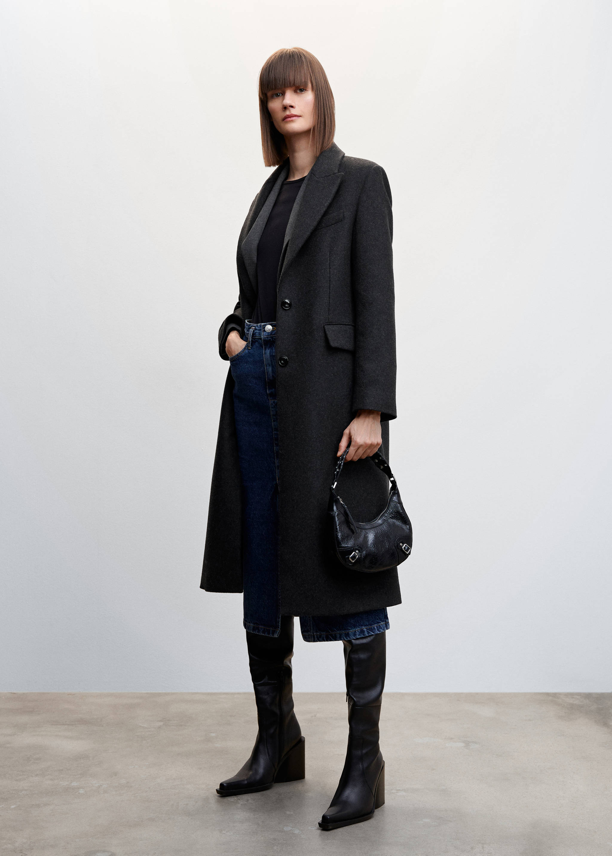 Tailored wool coat - General plane