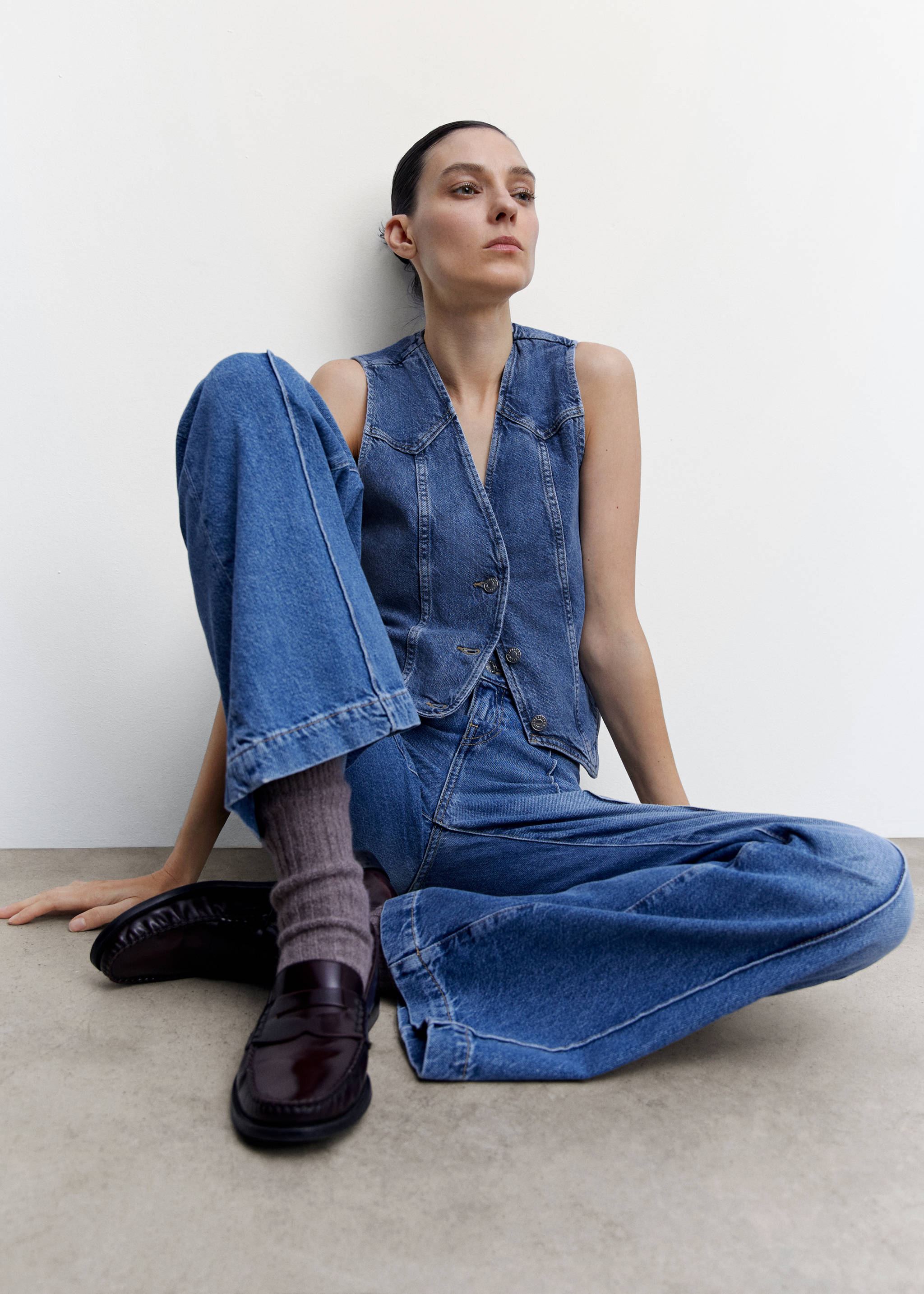 Jeansweste mit Ziernähten - Detail des Artikels 2