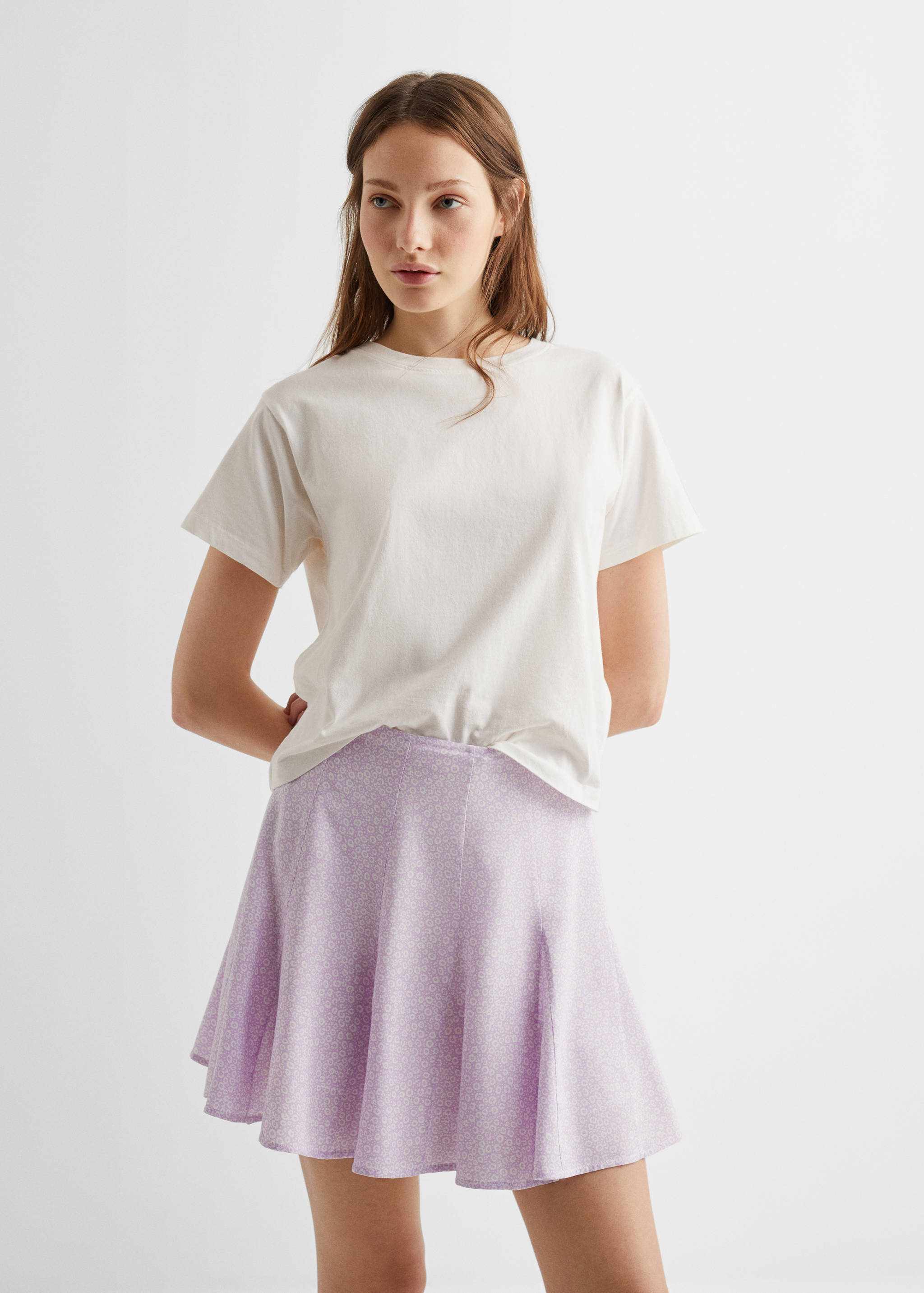 Minijupe plissée - Plan moyen