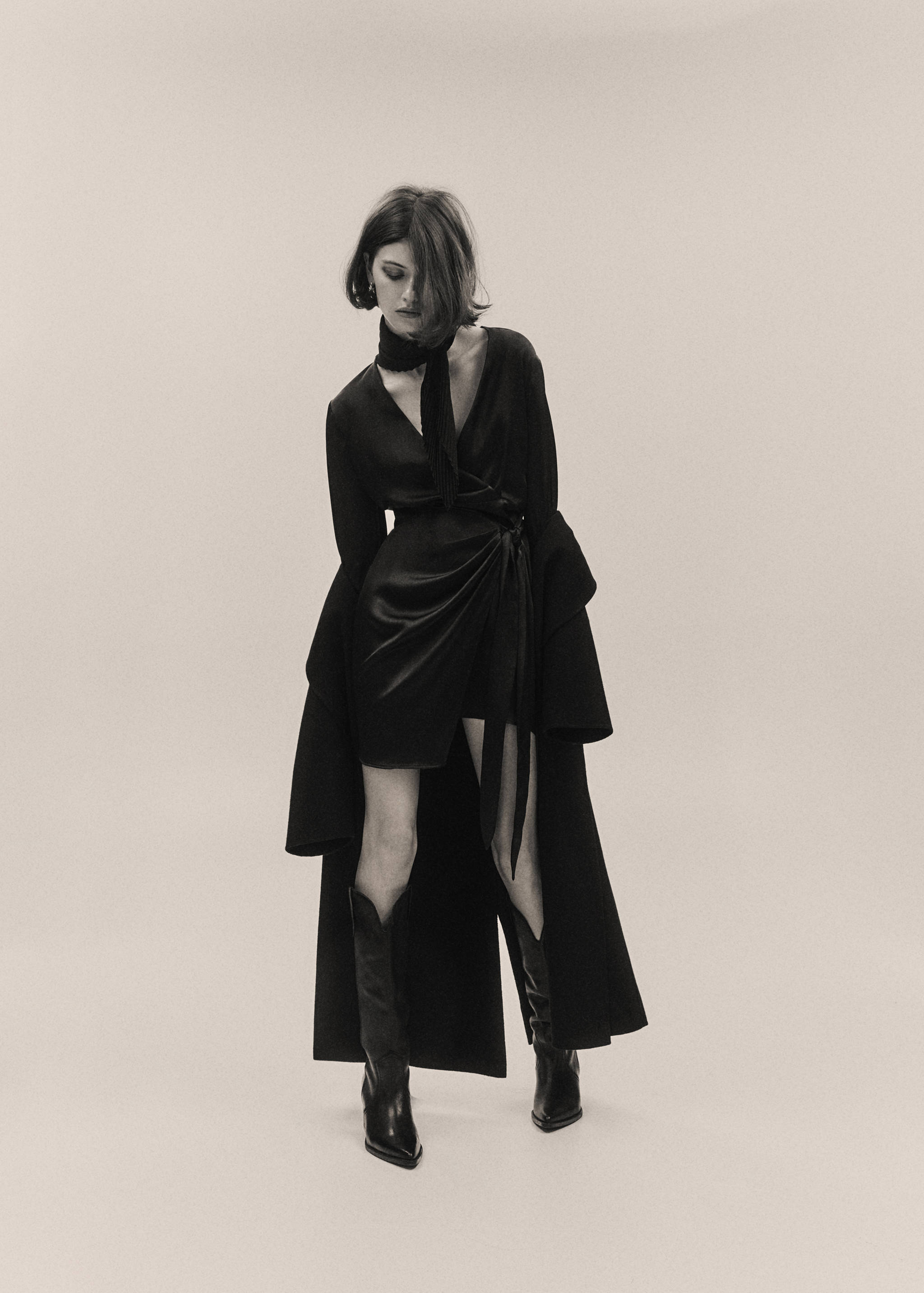 Satin tie dress - Details of the article 7