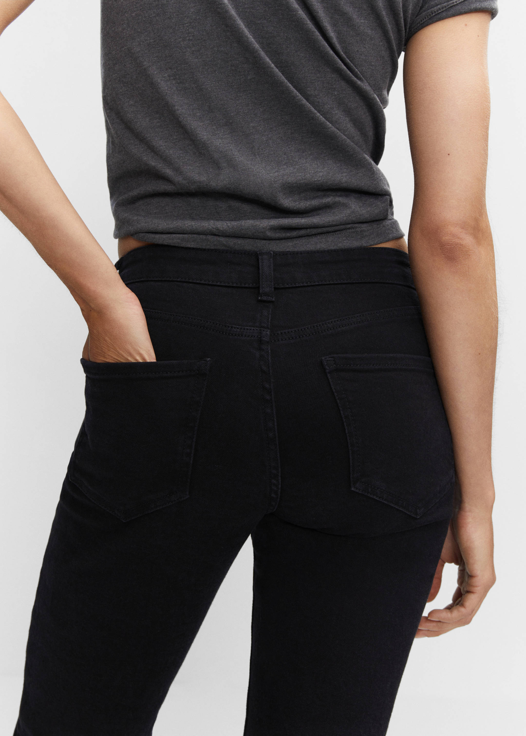 Medium-rise straight jeans with slits - Details of the article 2
