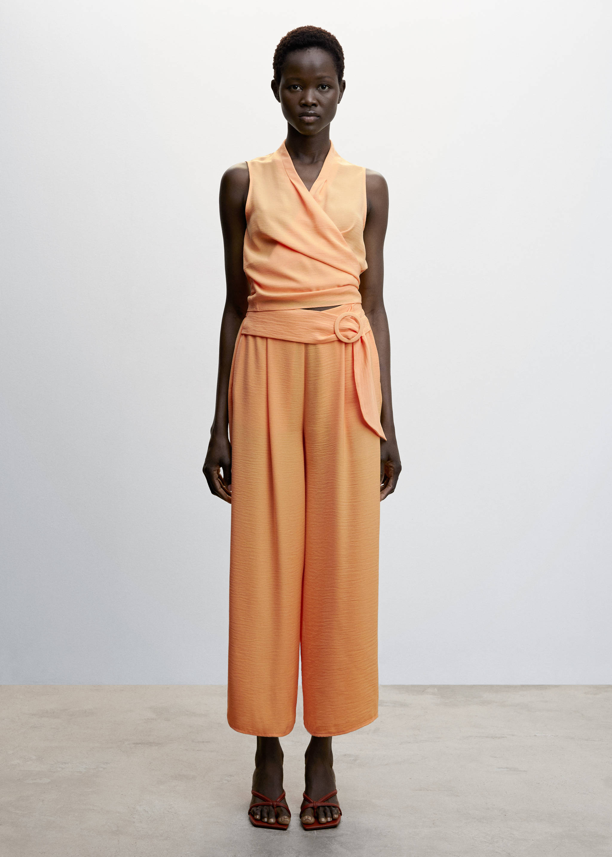 Kurzes Top in Wickel-Optik - Allgemeine Ansicht