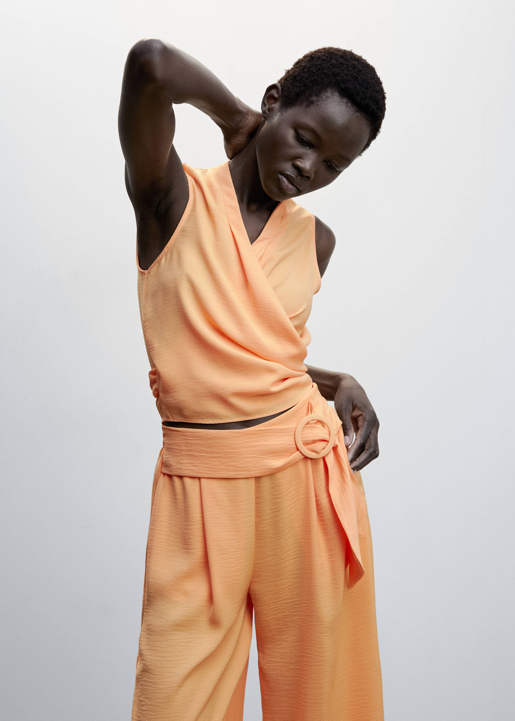 Kurzes Top in Wickel-Optik - Mittlere Ansicht